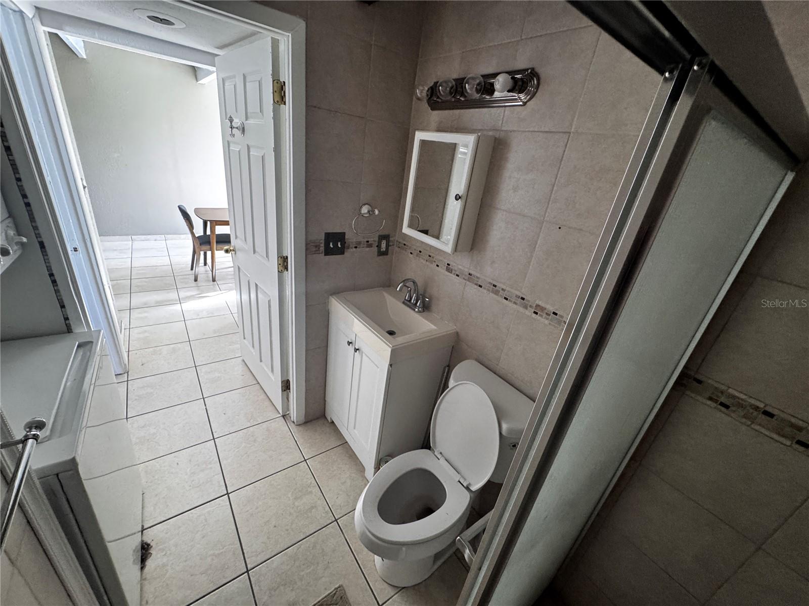 Image 10 of 44 For 1519 Club Cir