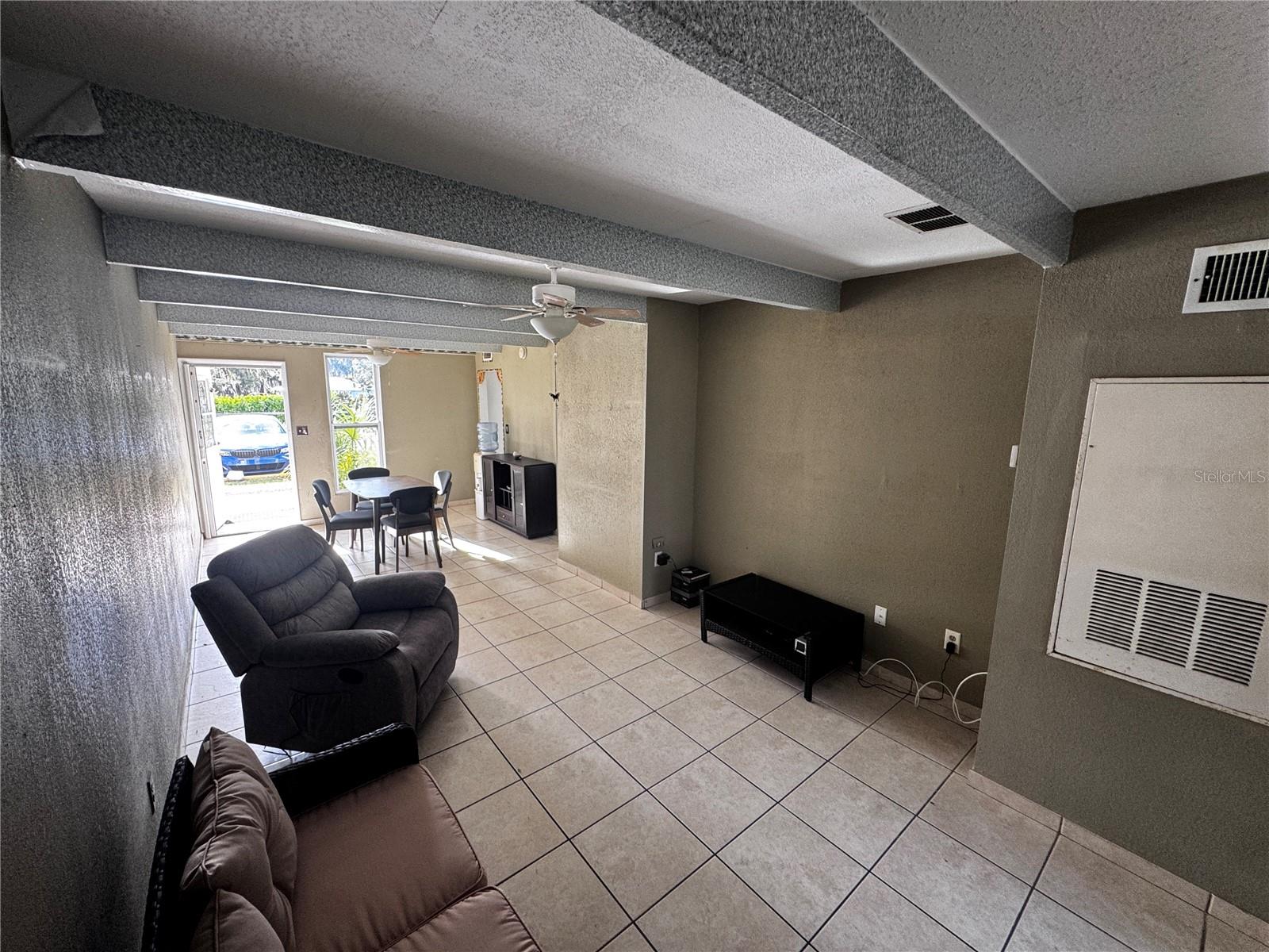 Image 14 of 44 For 1519 Club Cir