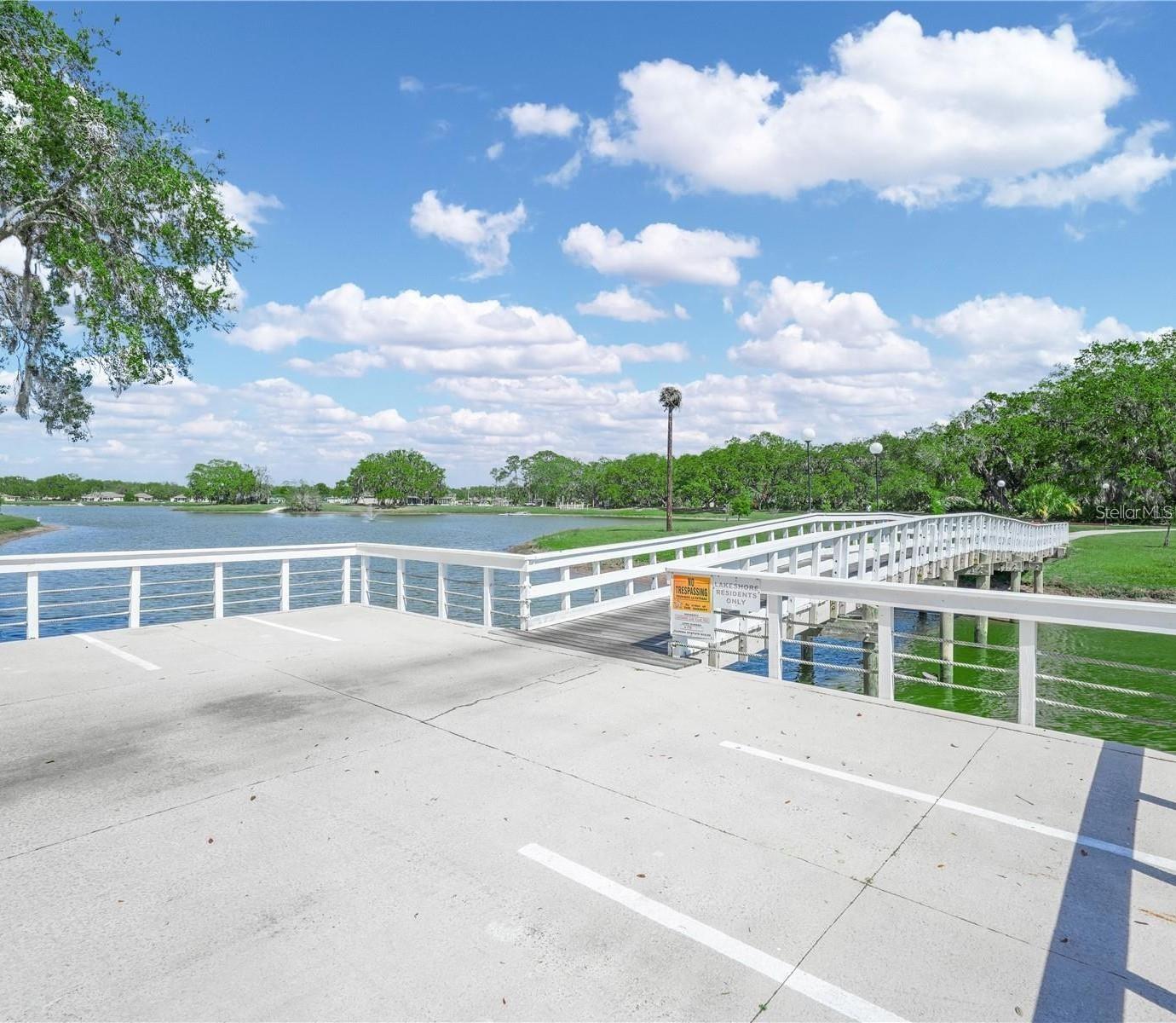 Image 18 of 44 For 1519 Club Cir