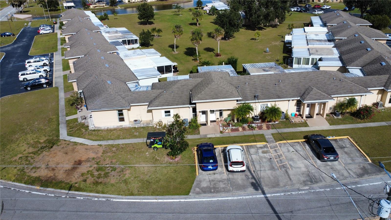 Image 3 of 44 For 1519 Club Cir