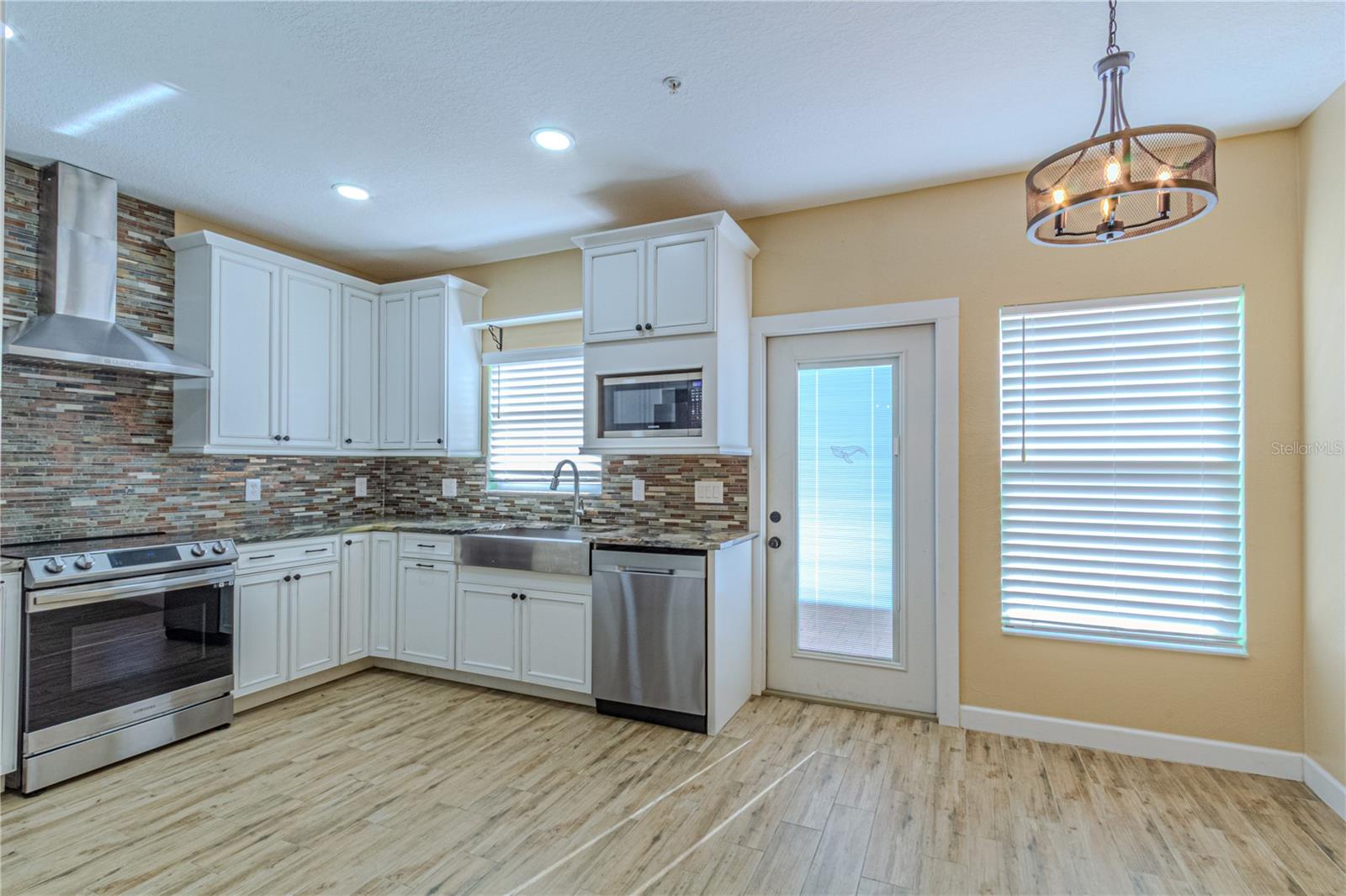 Image 4 of 18 For 13352 Harbor Shore Lane 13352