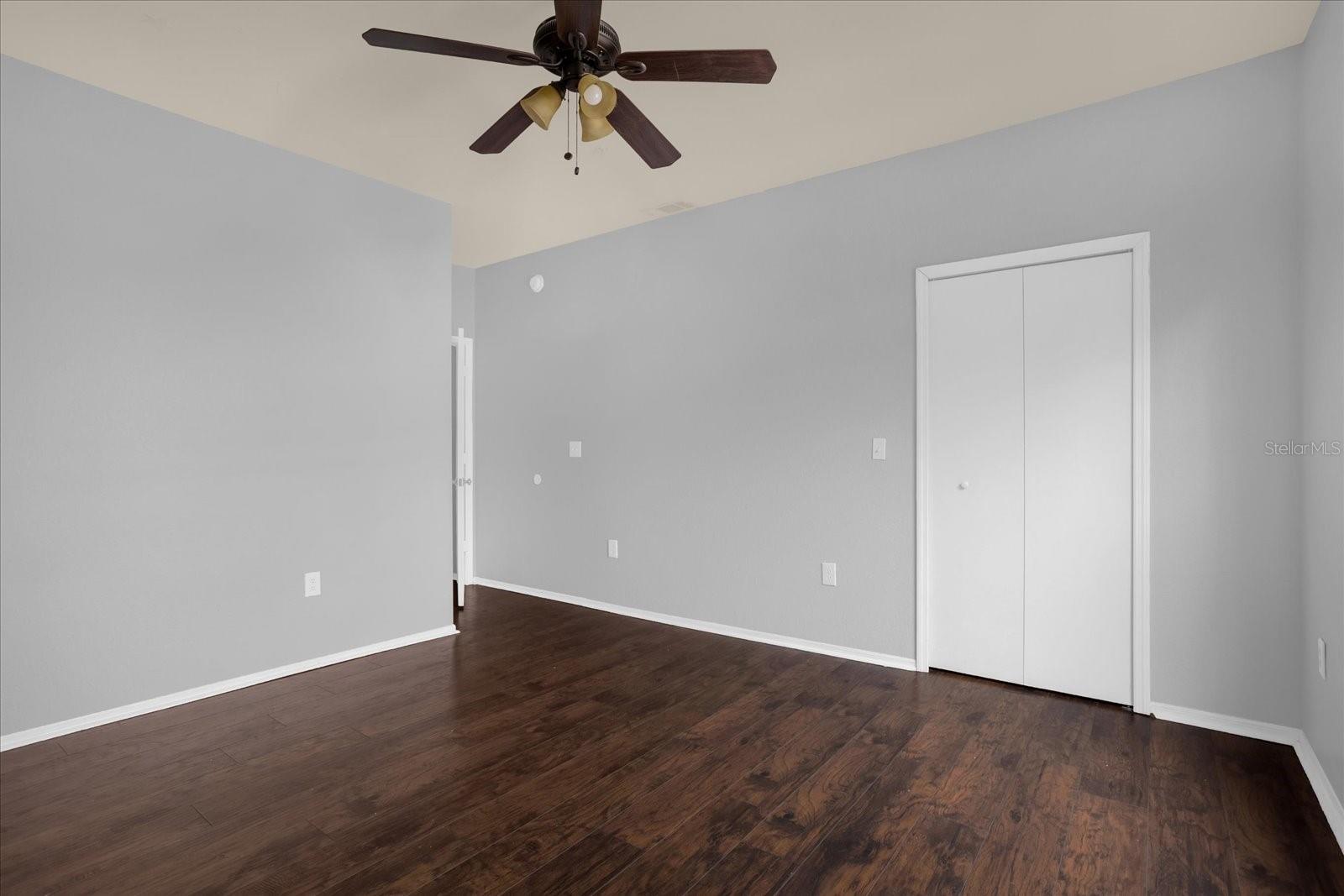 Image 6 of 11 For 107 Vista Verdi Circle 201