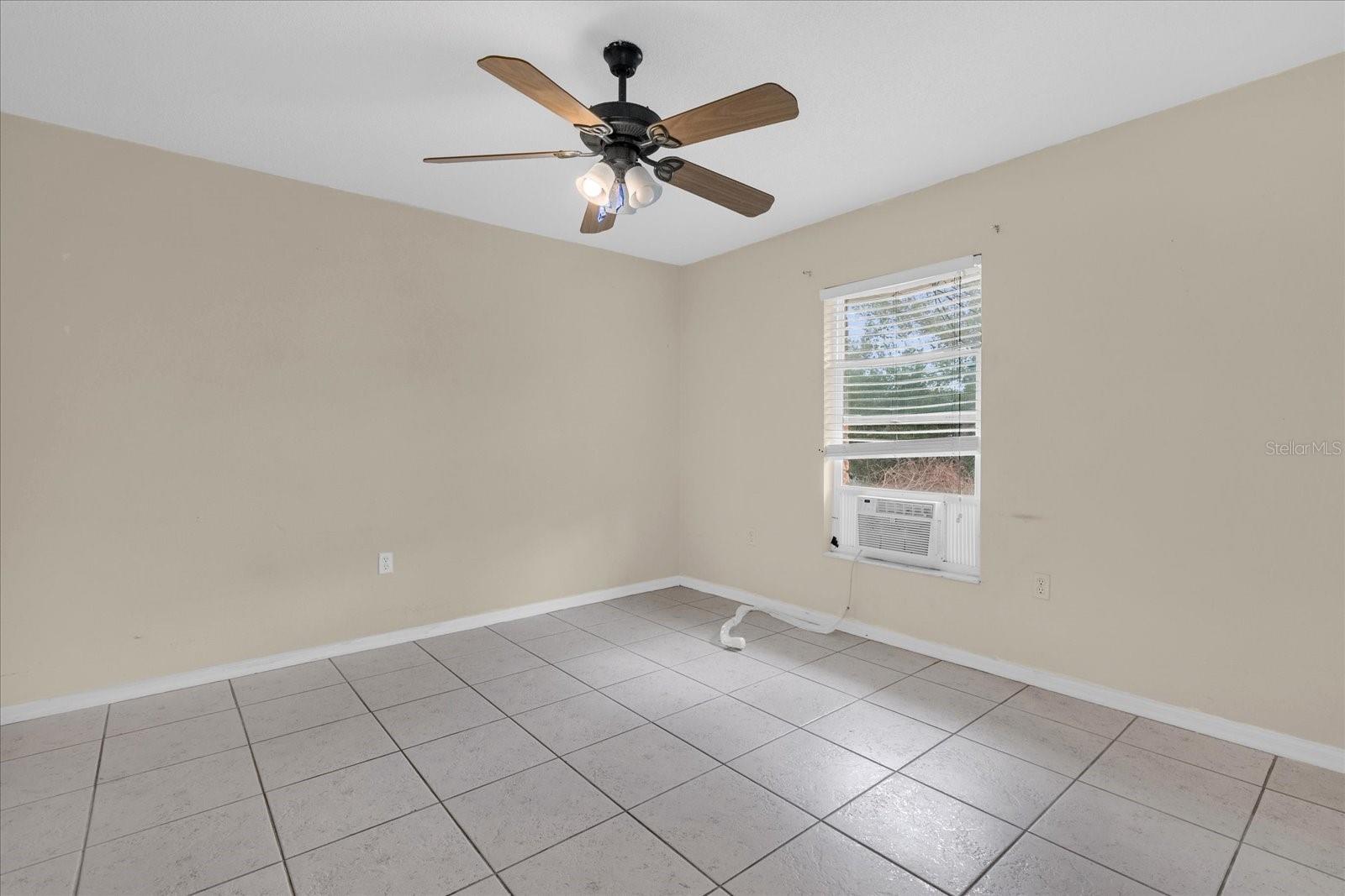 Image 19 of 32 For 2056 Courtland Boulevard