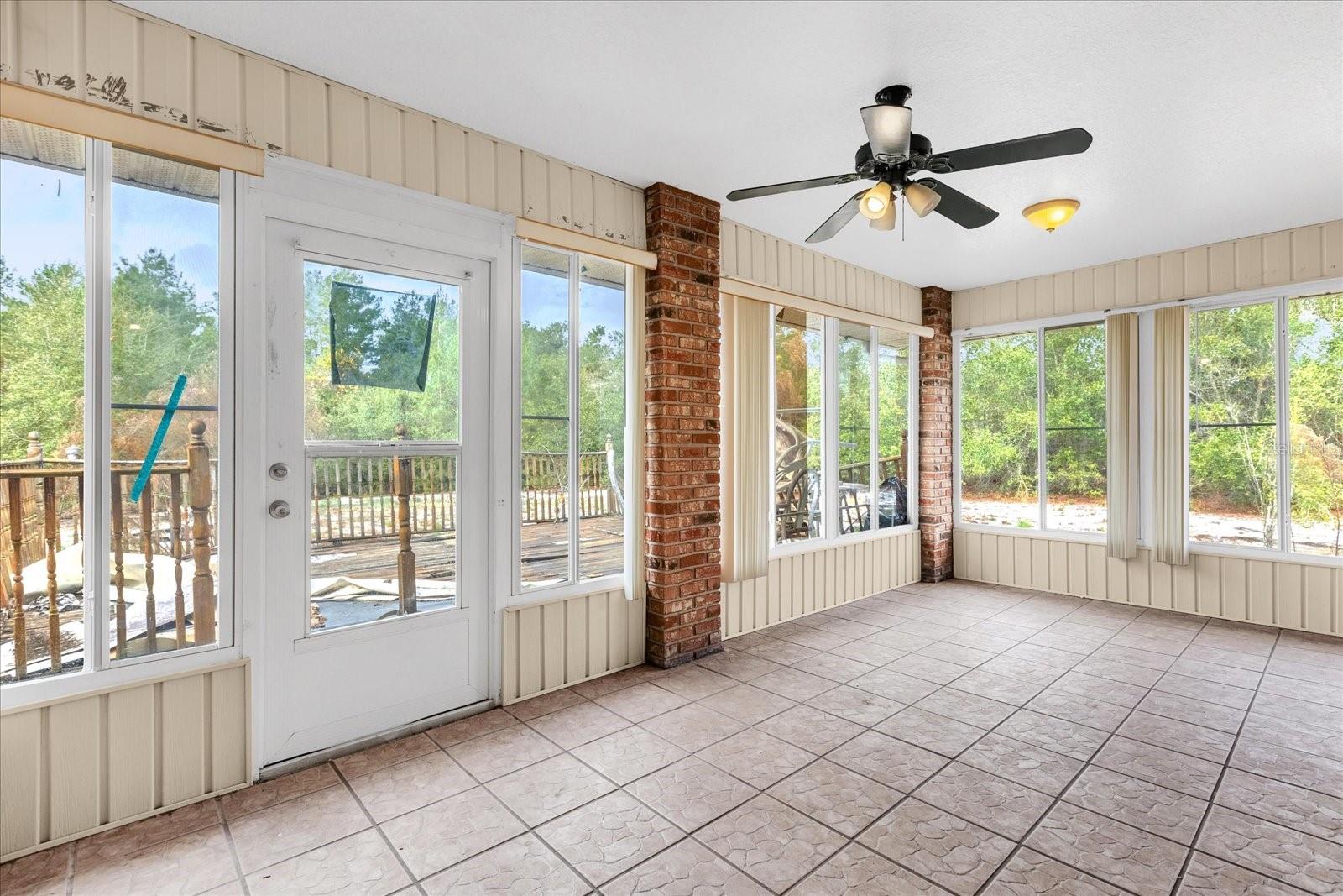 Image 24 of 32 For 2056 Courtland Boulevard