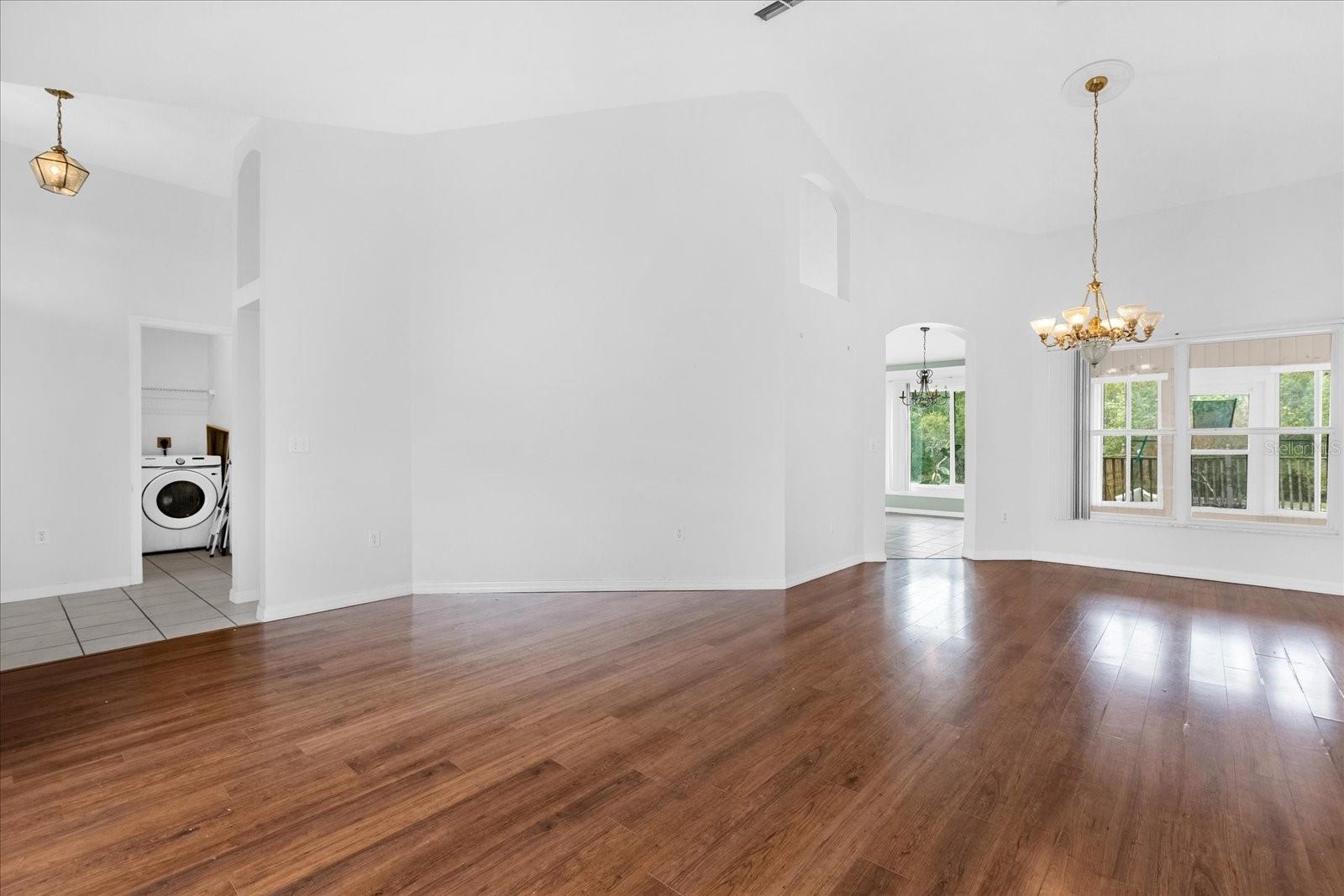 Image 4 of 32 For 2056 Courtland Boulevard