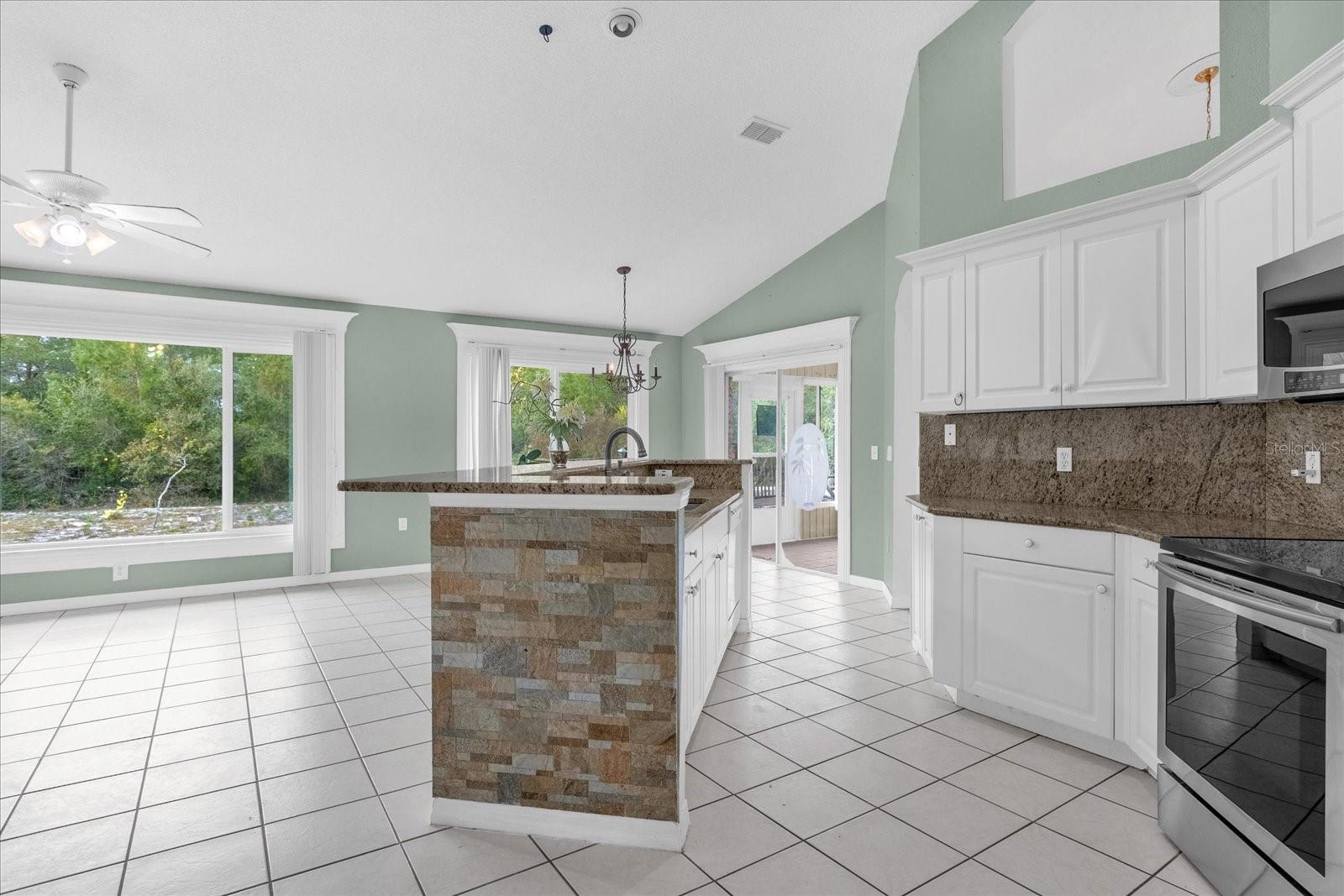 Image 6 of 32 For 2056 Courtland Boulevard