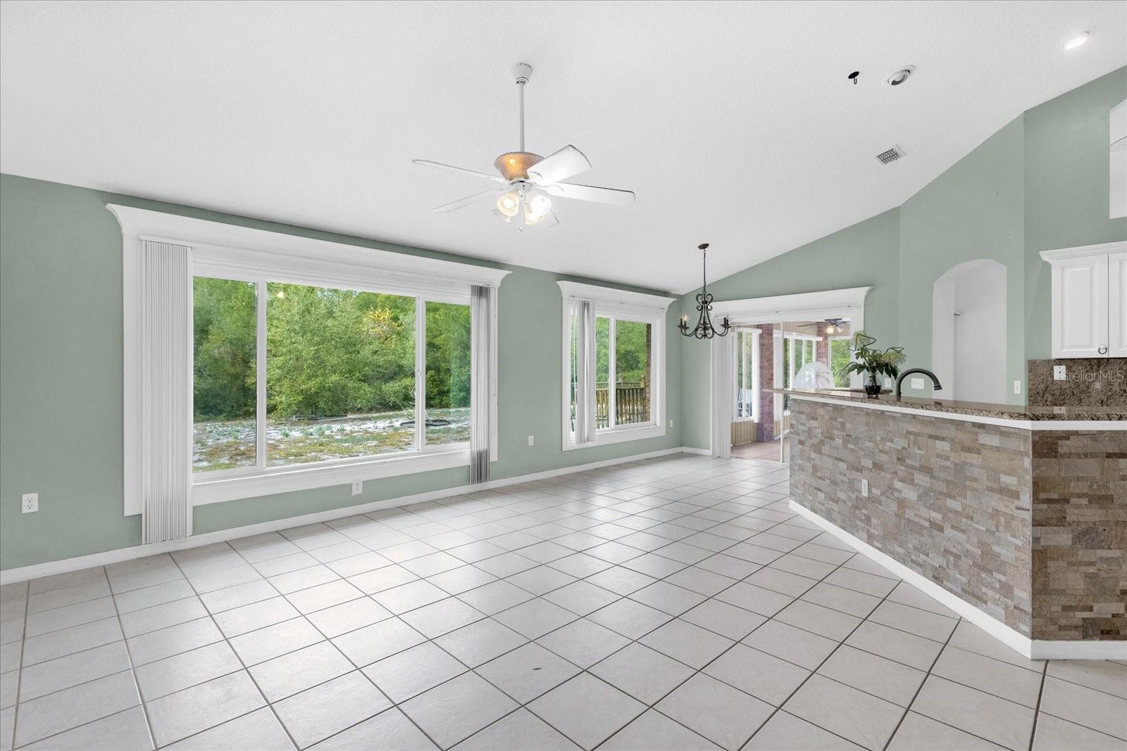 Image 9 of 32 For 2056 Courtland Boulevard