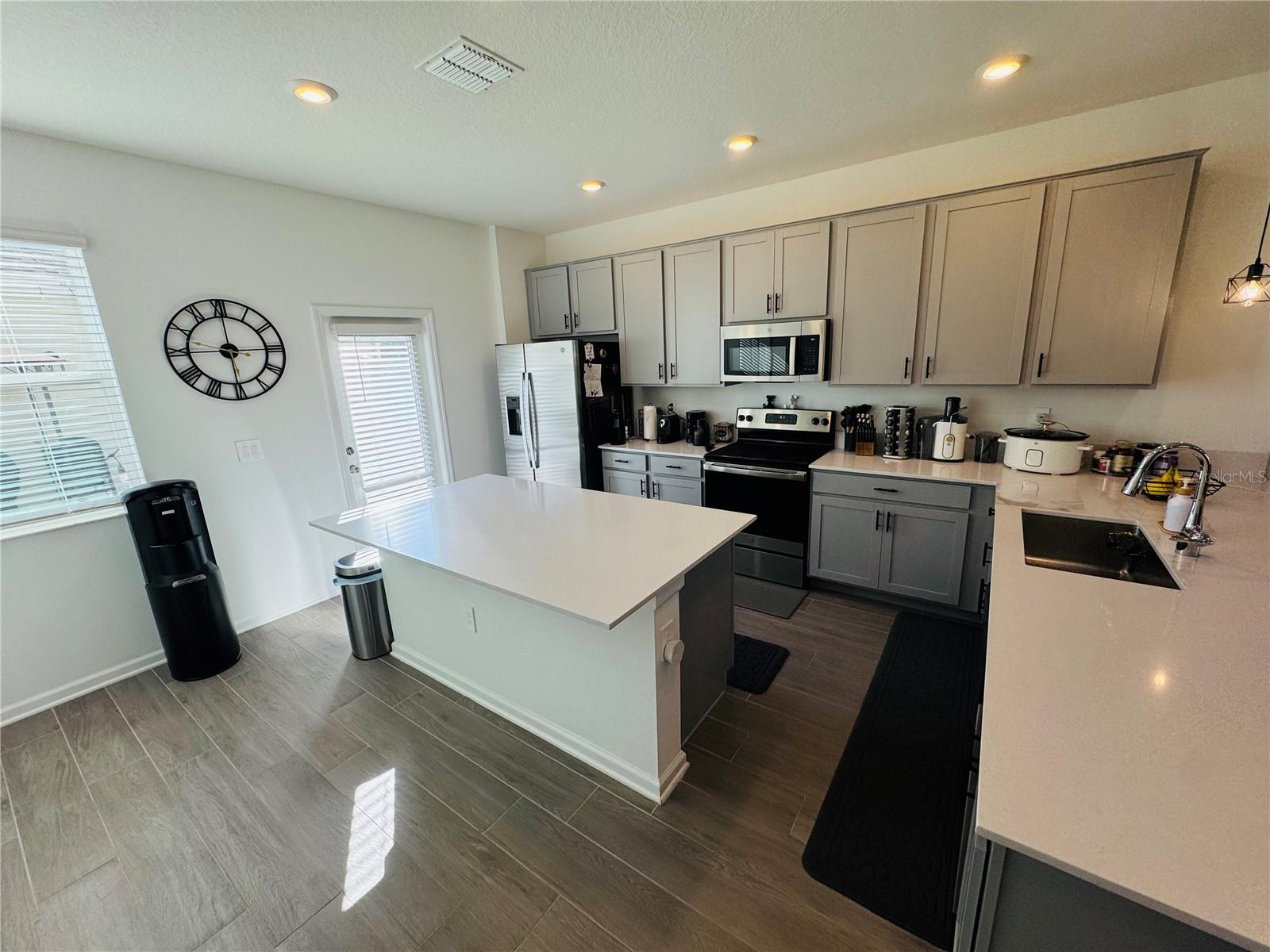 Image 10 of 28 For 10774 Rhett Butler Alley