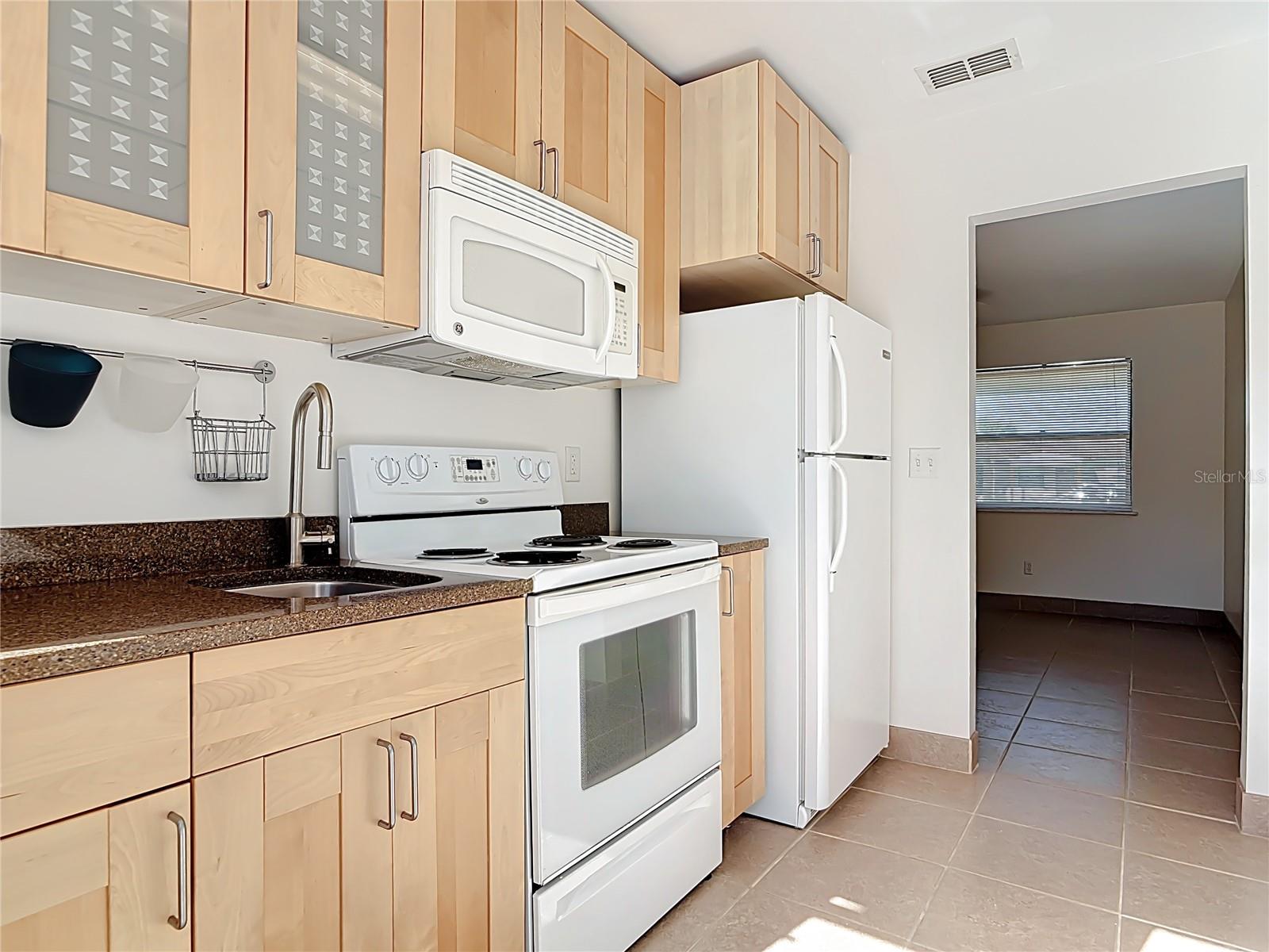 Image 11 of 44 For 710 Flamingo Drive B