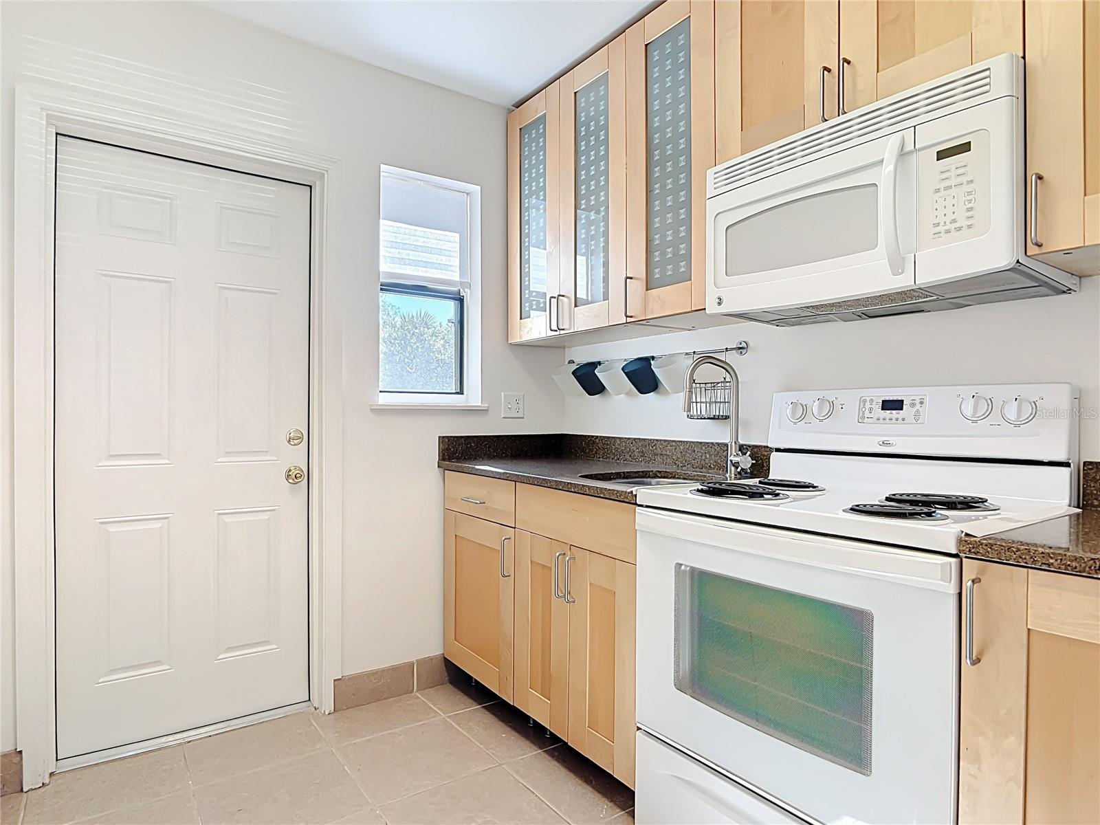 Image 12 of 44 For 710 Flamingo Drive B