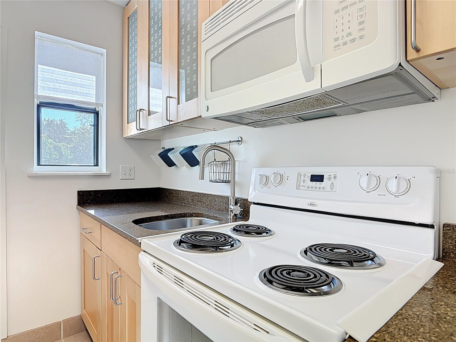 Image 13 of 44 For 710 Flamingo Drive B