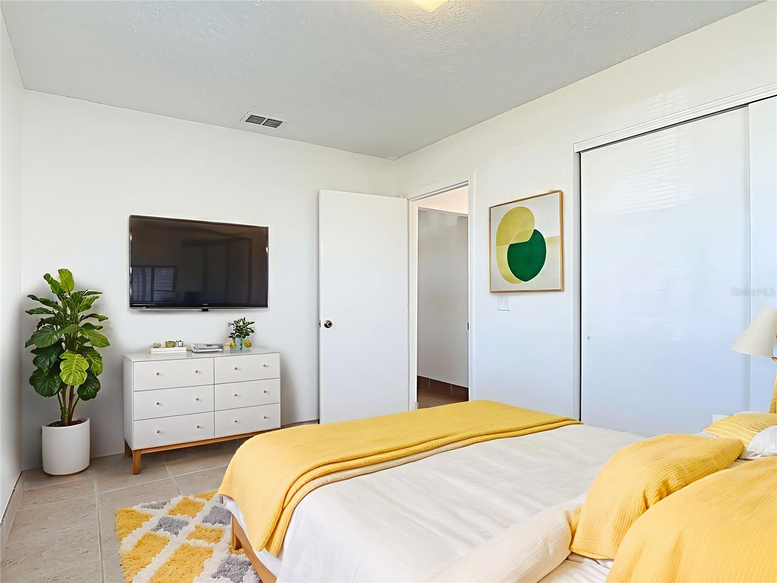 Image 16 of 44 For 710 Flamingo Drive B