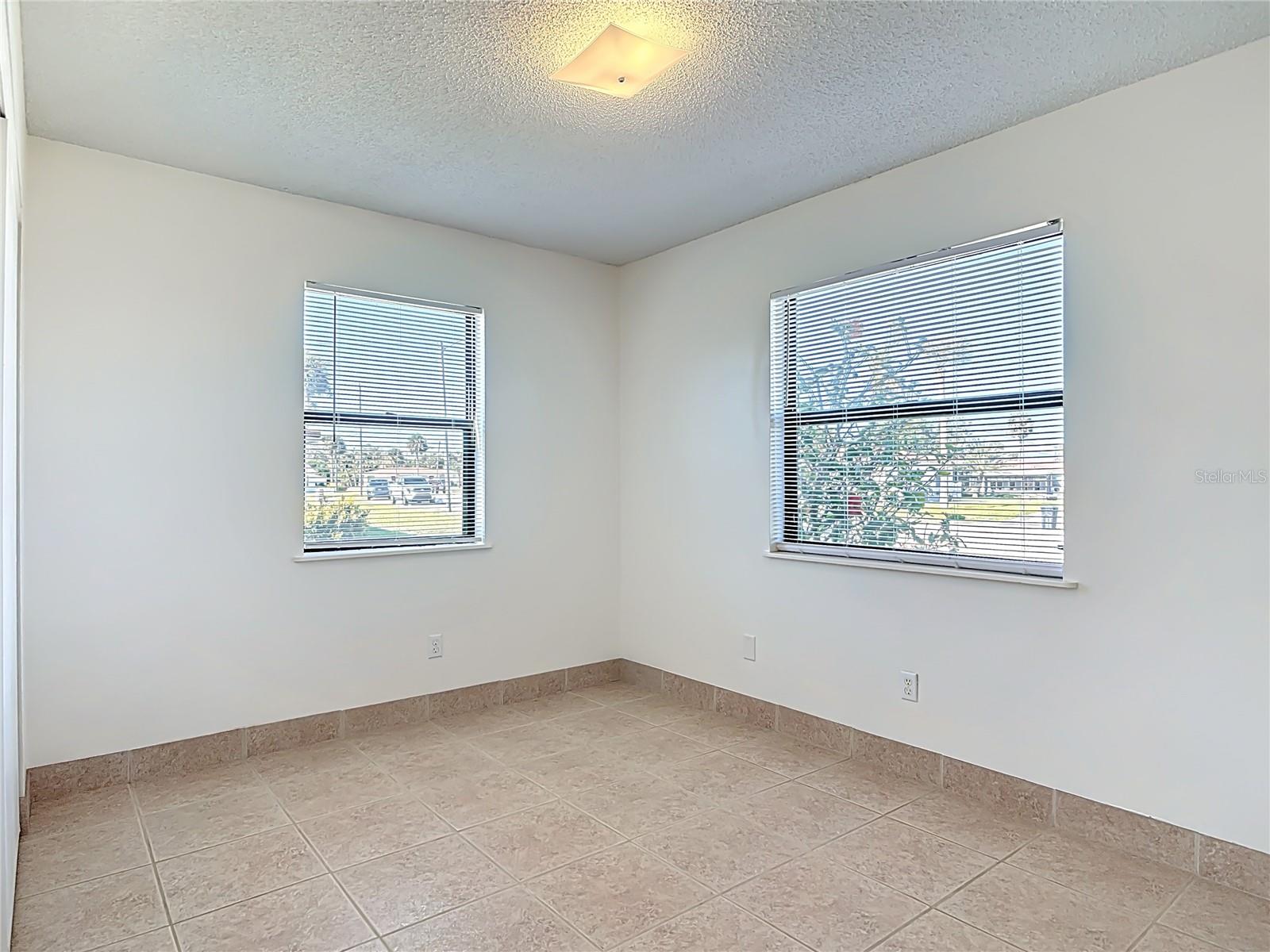 Image 18 of 44 For 710 Flamingo Drive B