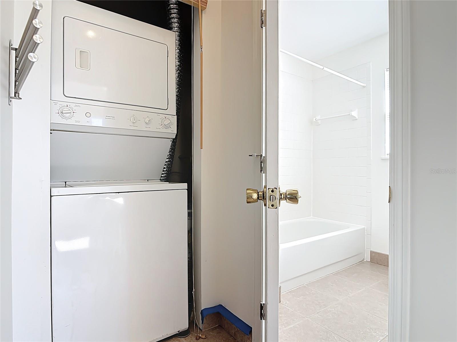 Image 19 of 44 For 710 Flamingo Drive B