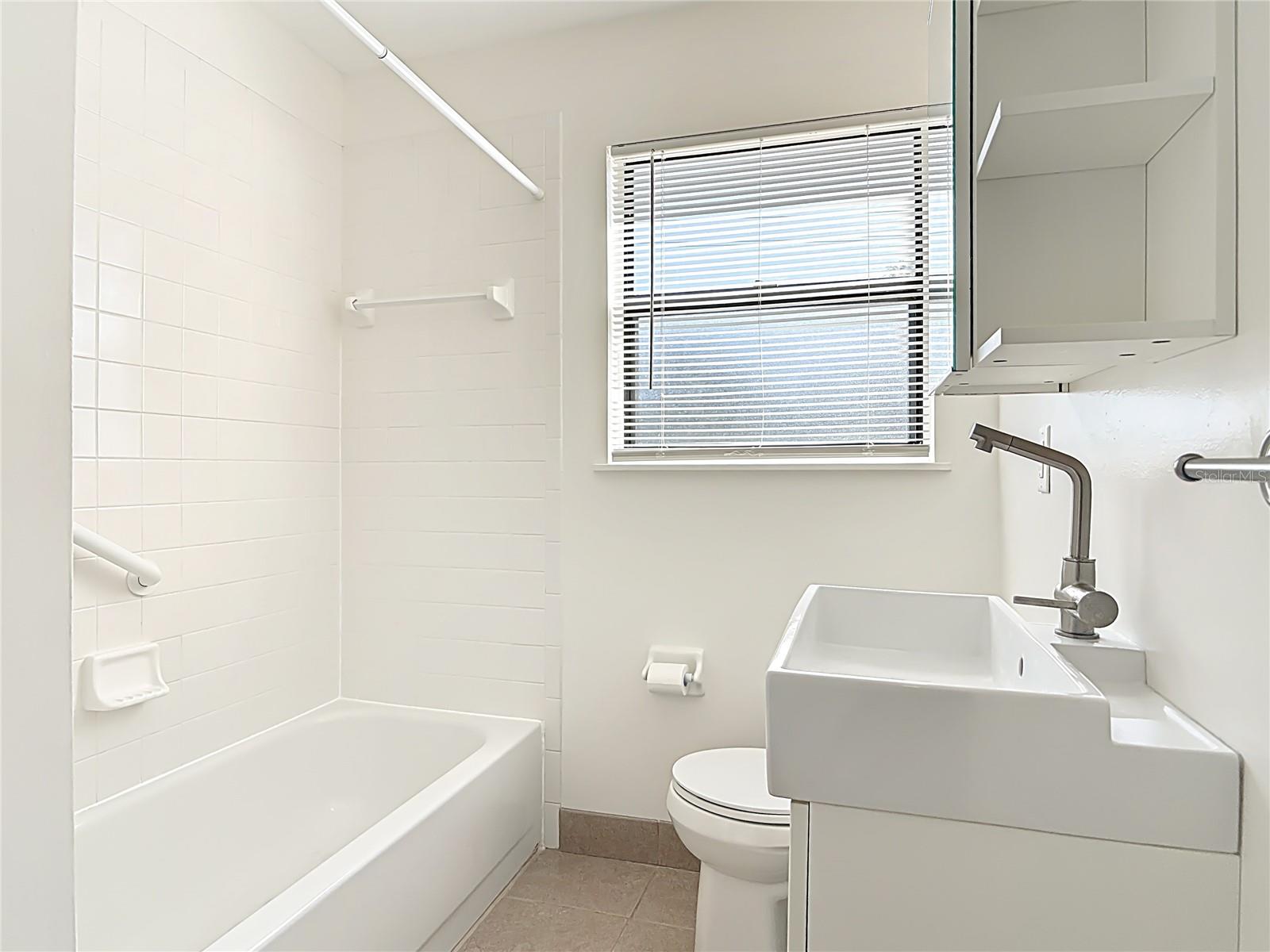 Image 20 of 44 For 710 Flamingo Drive B