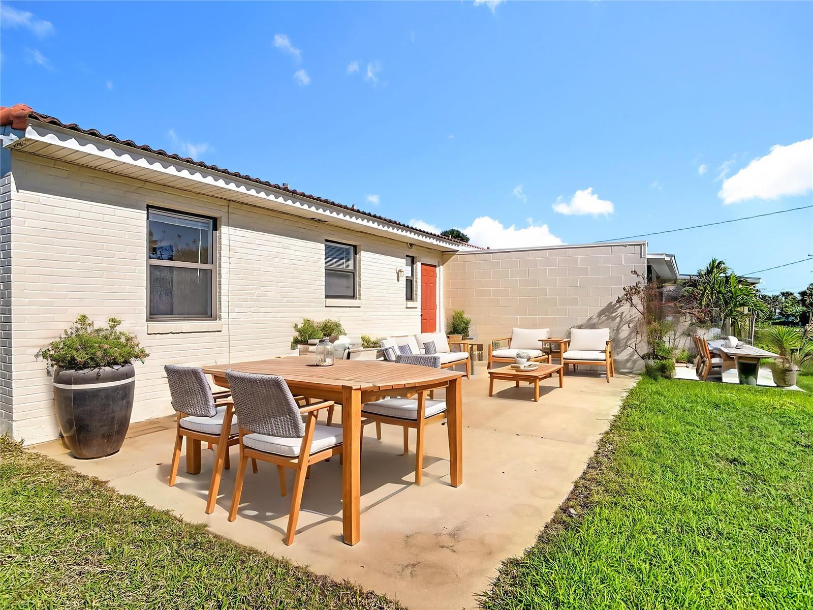 Image 29 of 44 For 710 Flamingo Drive B