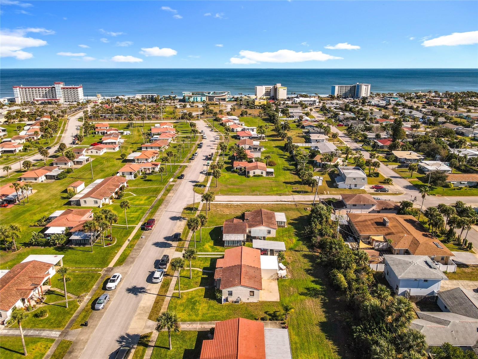 Image 36 of 44 For 710 Flamingo Drive B