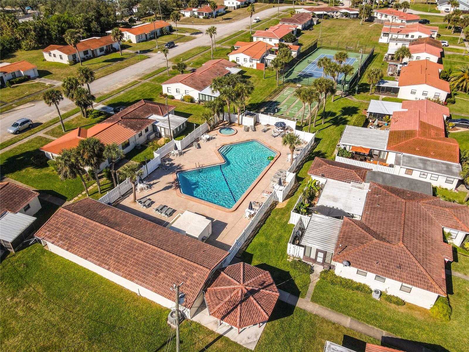 Image 42 of 44 For 710 Flamingo Drive B