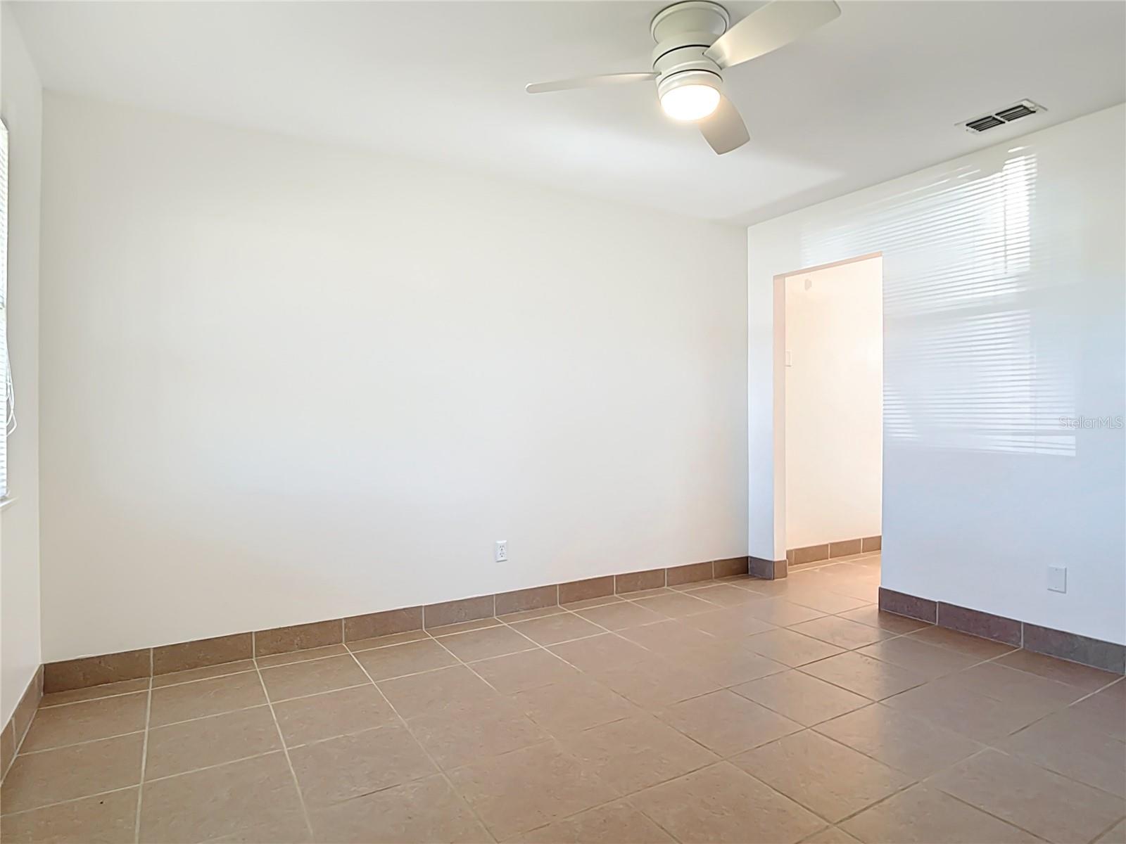 Image 9 of 44 For 710 Flamingo Drive B