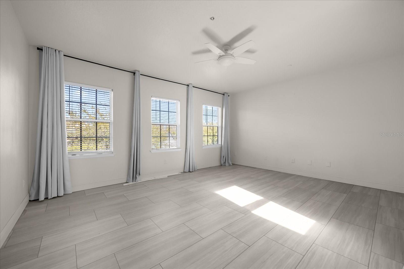 Image 22 of 33 For 9657 Moss Rose Way