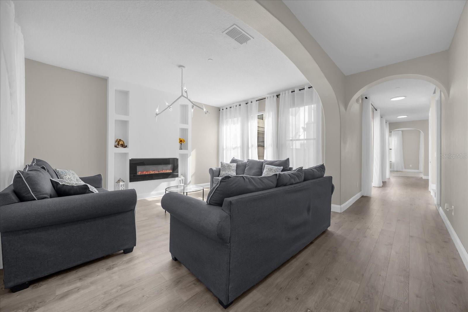 Image 4 of 33 For 9657 Moss Rose Way