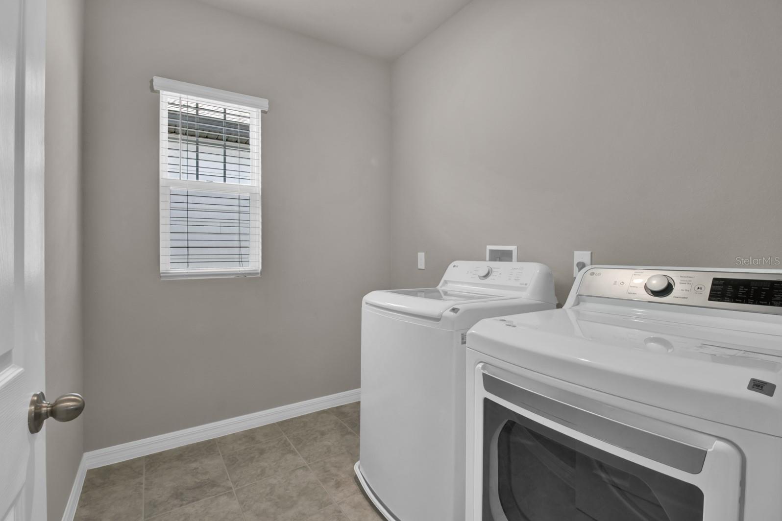 Image 13 of 25 For 2447 Gold Dust Drive