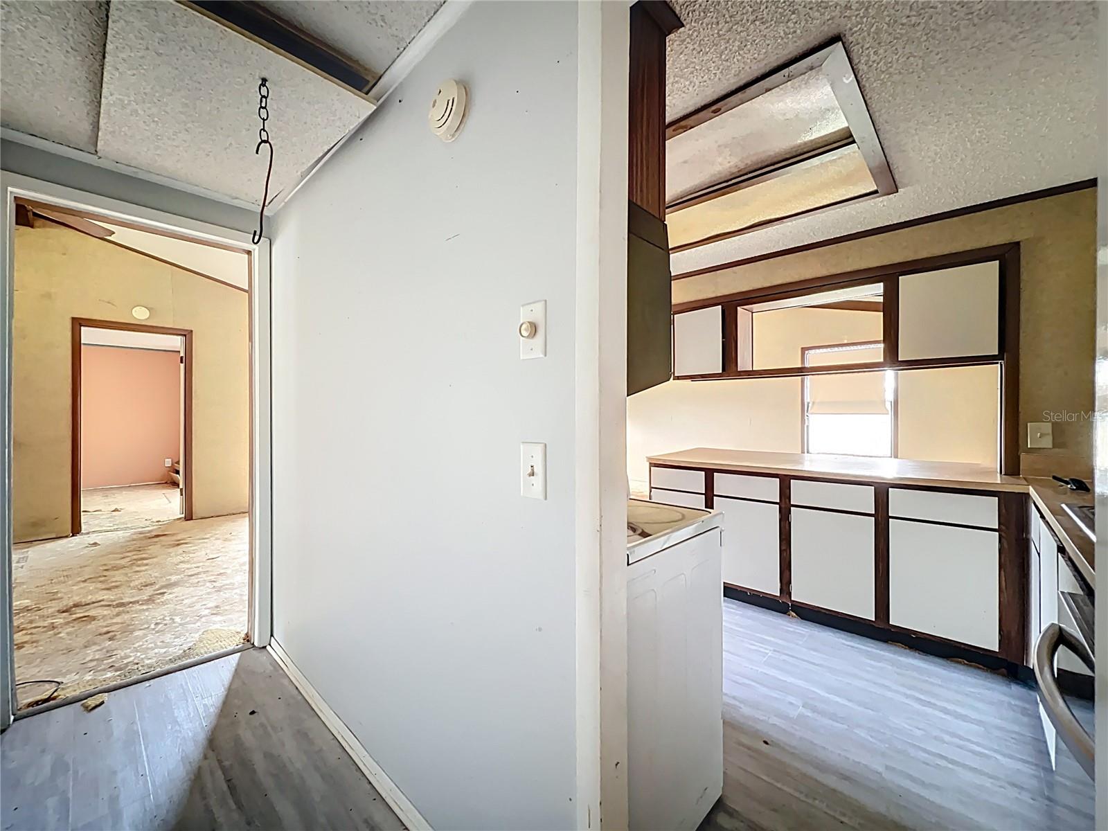 Image 11 of 64 For 32200 Avington Road