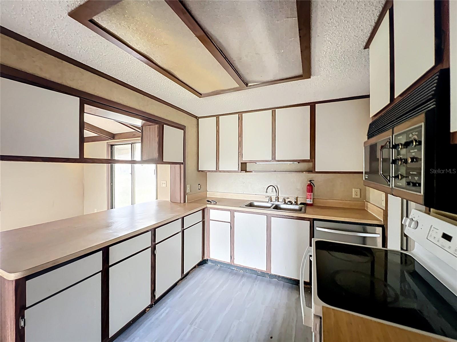 Image 16 of 64 For 32200 Avington Road