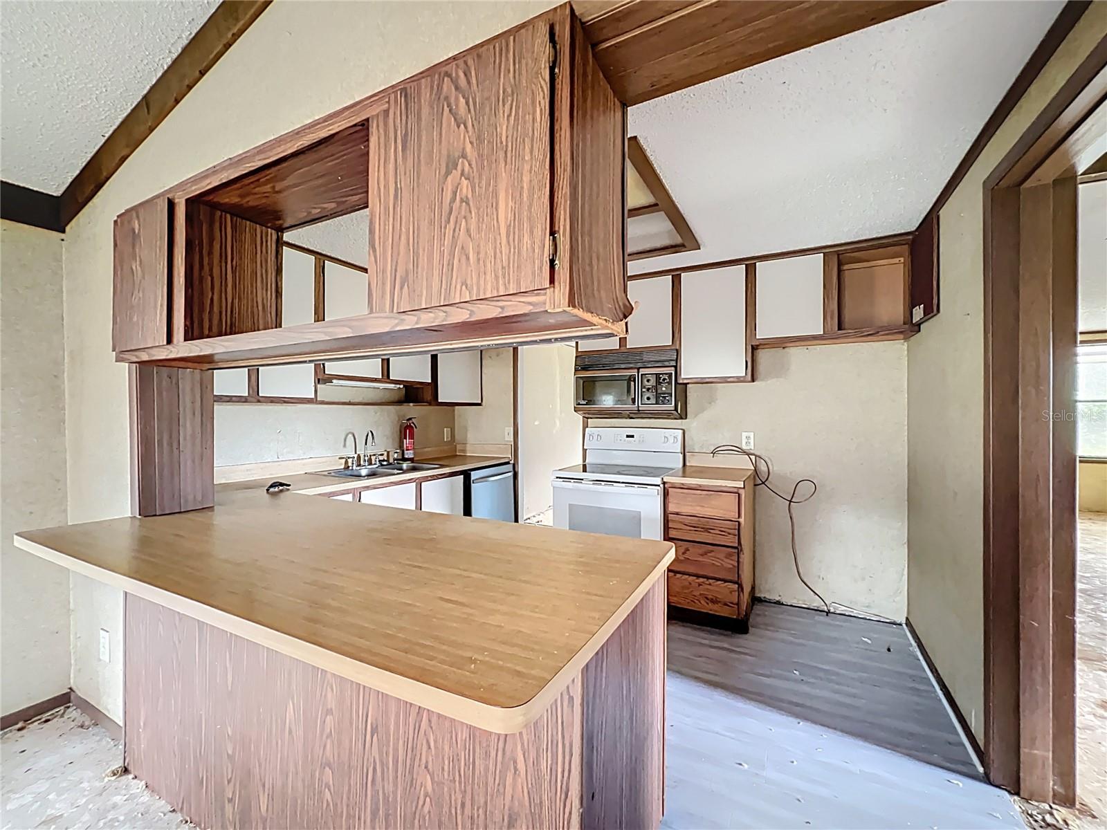 Image 18 of 64 For 32200 Avington Road