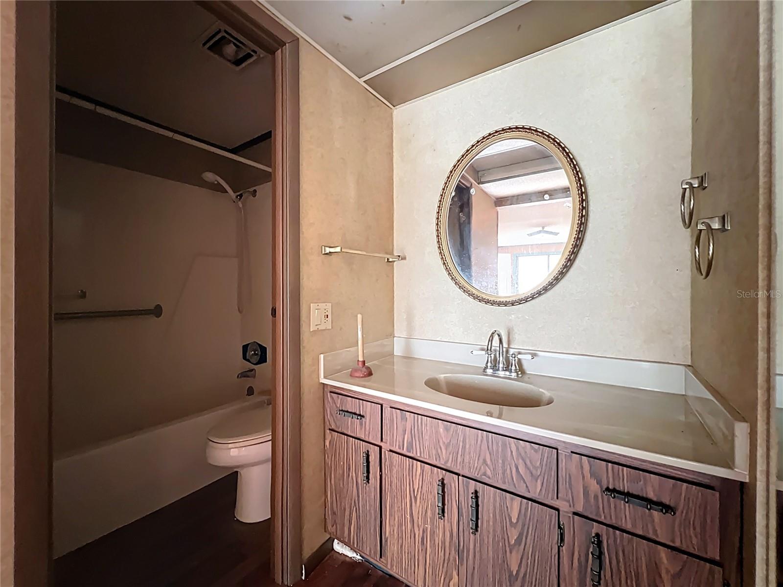 Image 29 of 64 For 32200 Avington Road