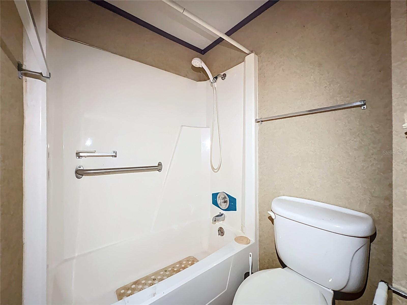 Image 30 of 64 For 32200 Avington Road