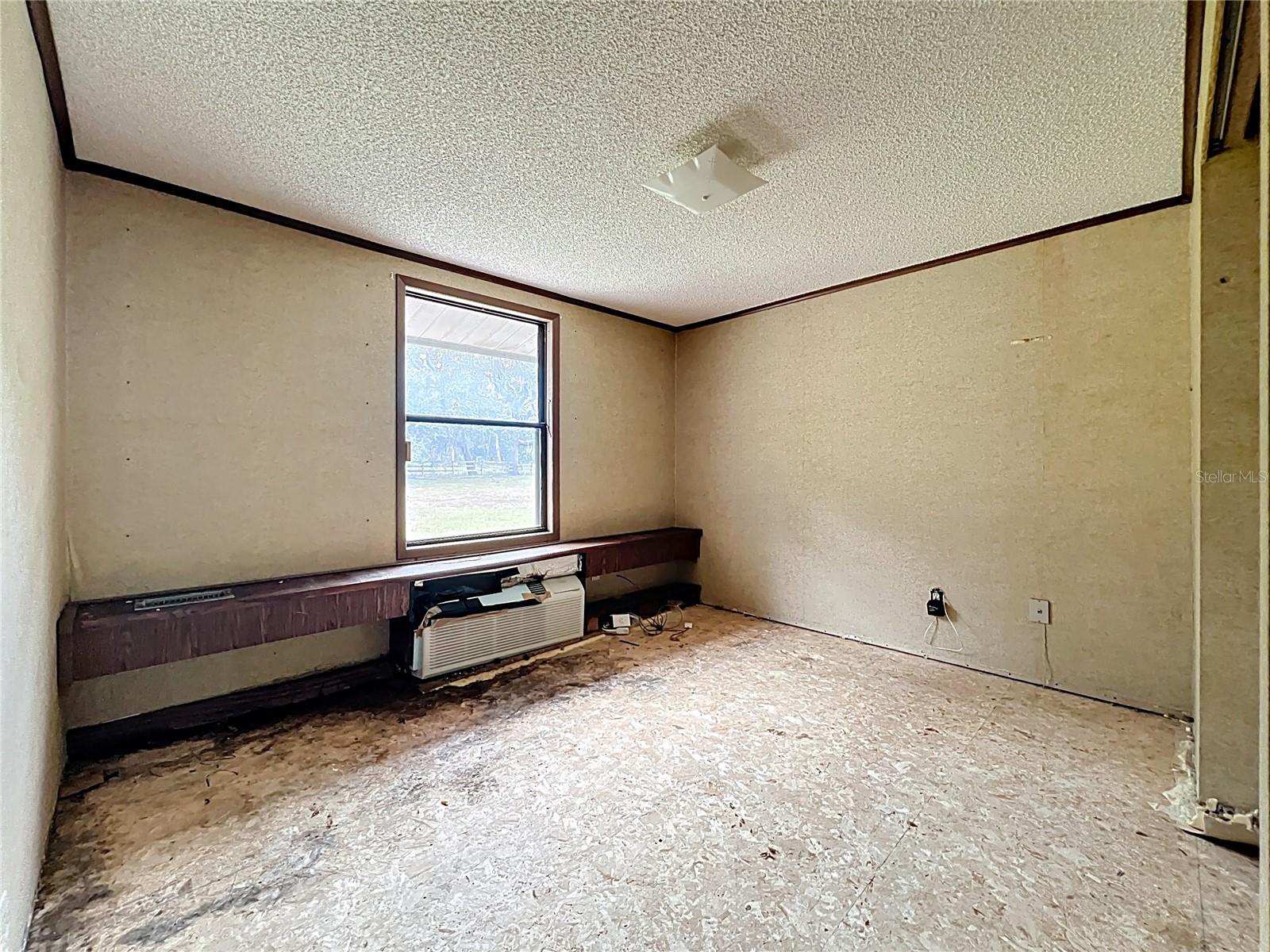 Image 31 of 64 For 32200 Avington Road