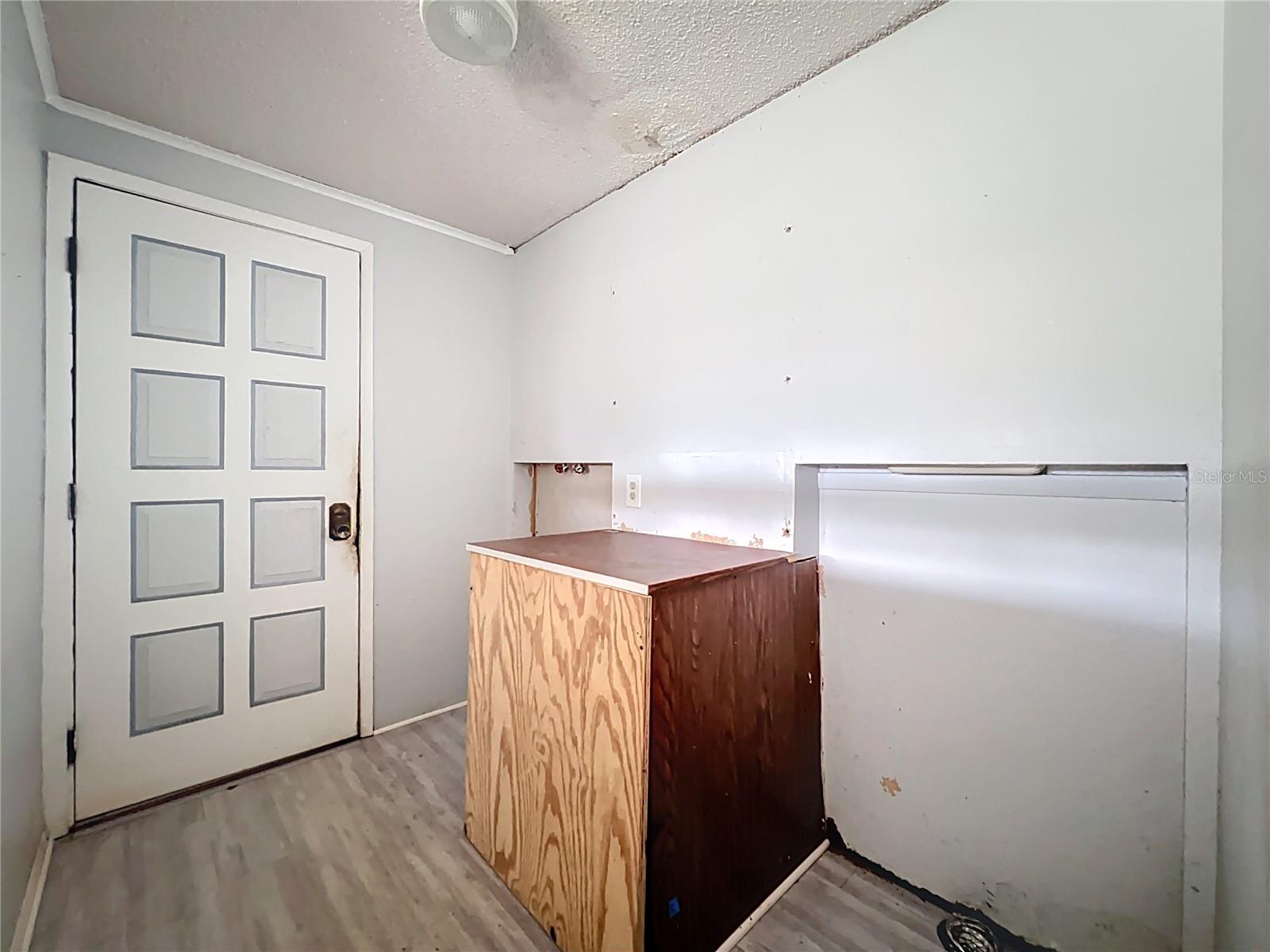 Image 37 of 64 For 32200 Avington Road