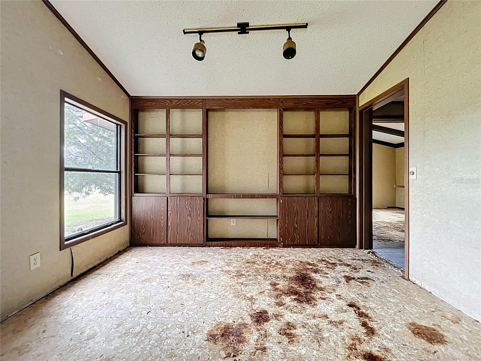 Image 4 of 64 For 32200 Avington Road