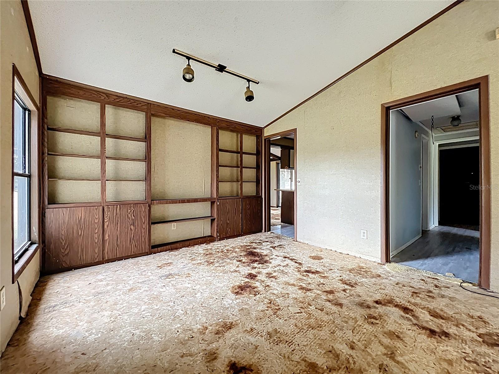 Image 6 of 64 For 32200 Avington Road