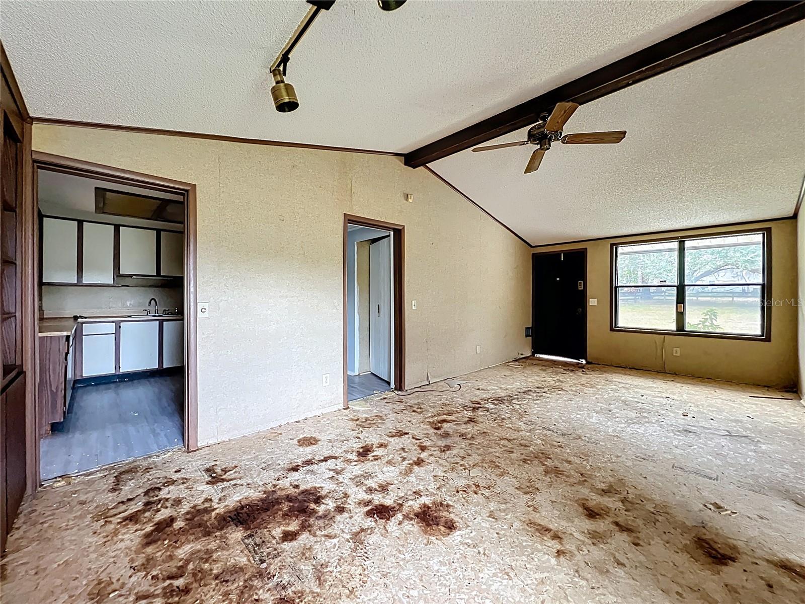 Image 8 of 64 For 32200 Avington Road