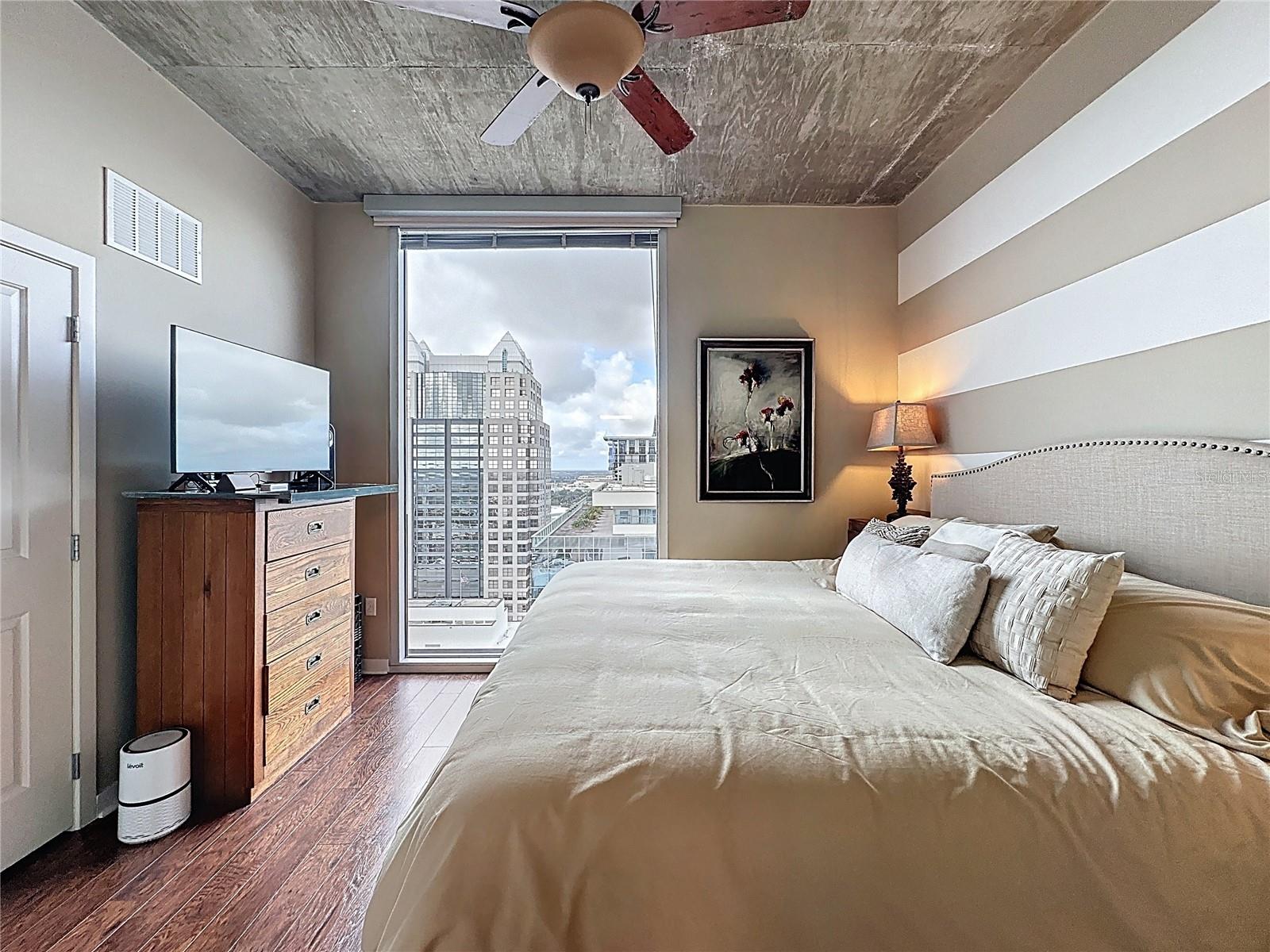 Image 20 of 36 For 155 Court Avenue 2502