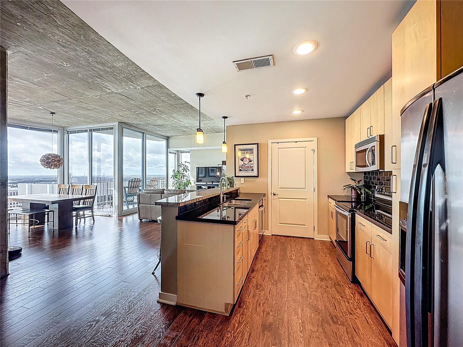 Image 3 of 36 For 155 Court Avenue 2502