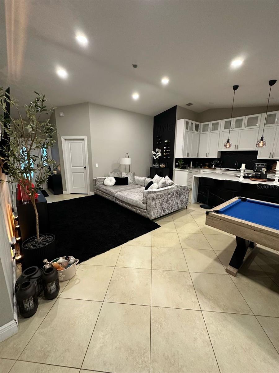 Image 5 of 21 For 8127 Lesia Circle