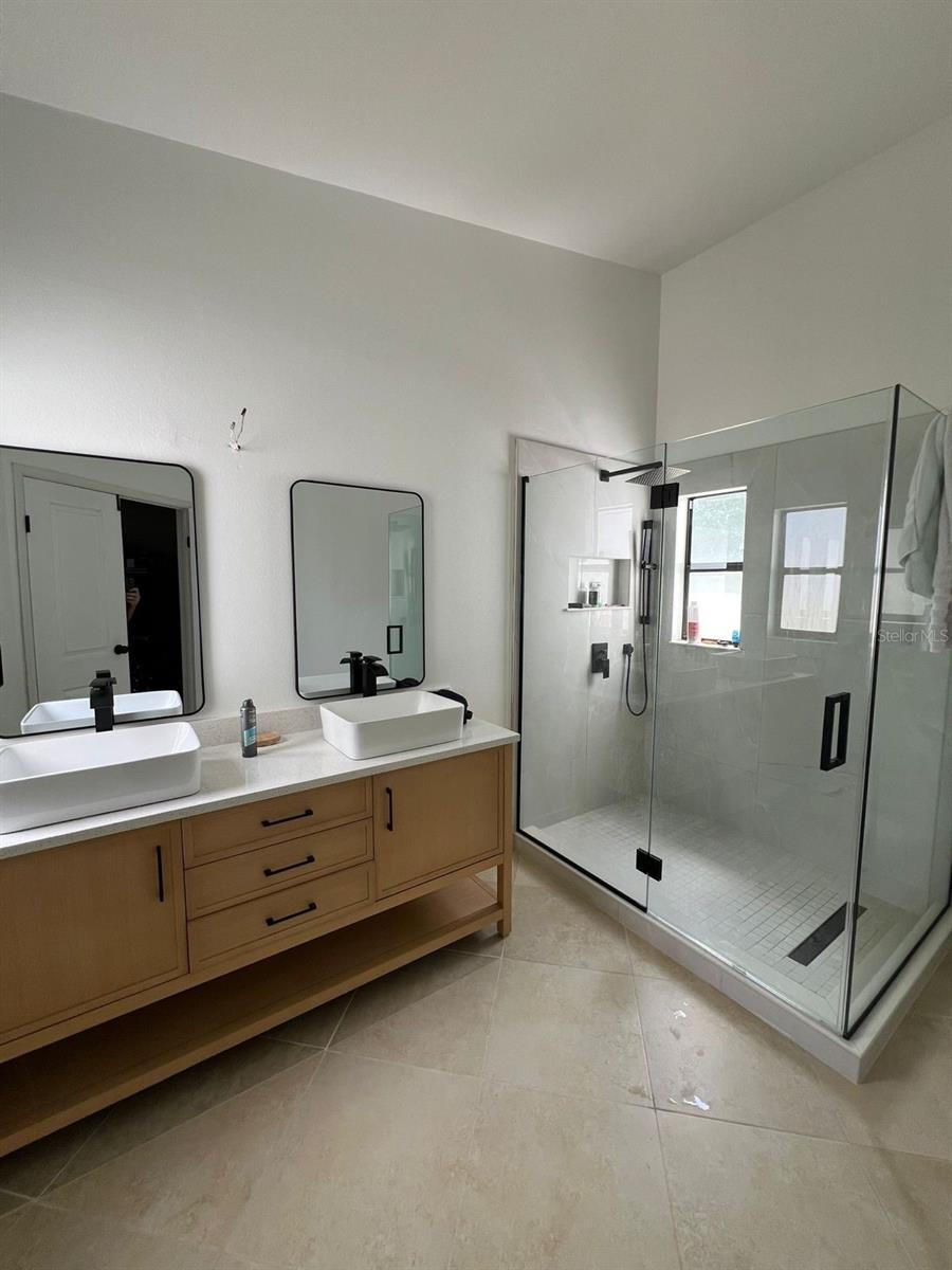 Image 9 of 21 For 8127 Lesia Circle