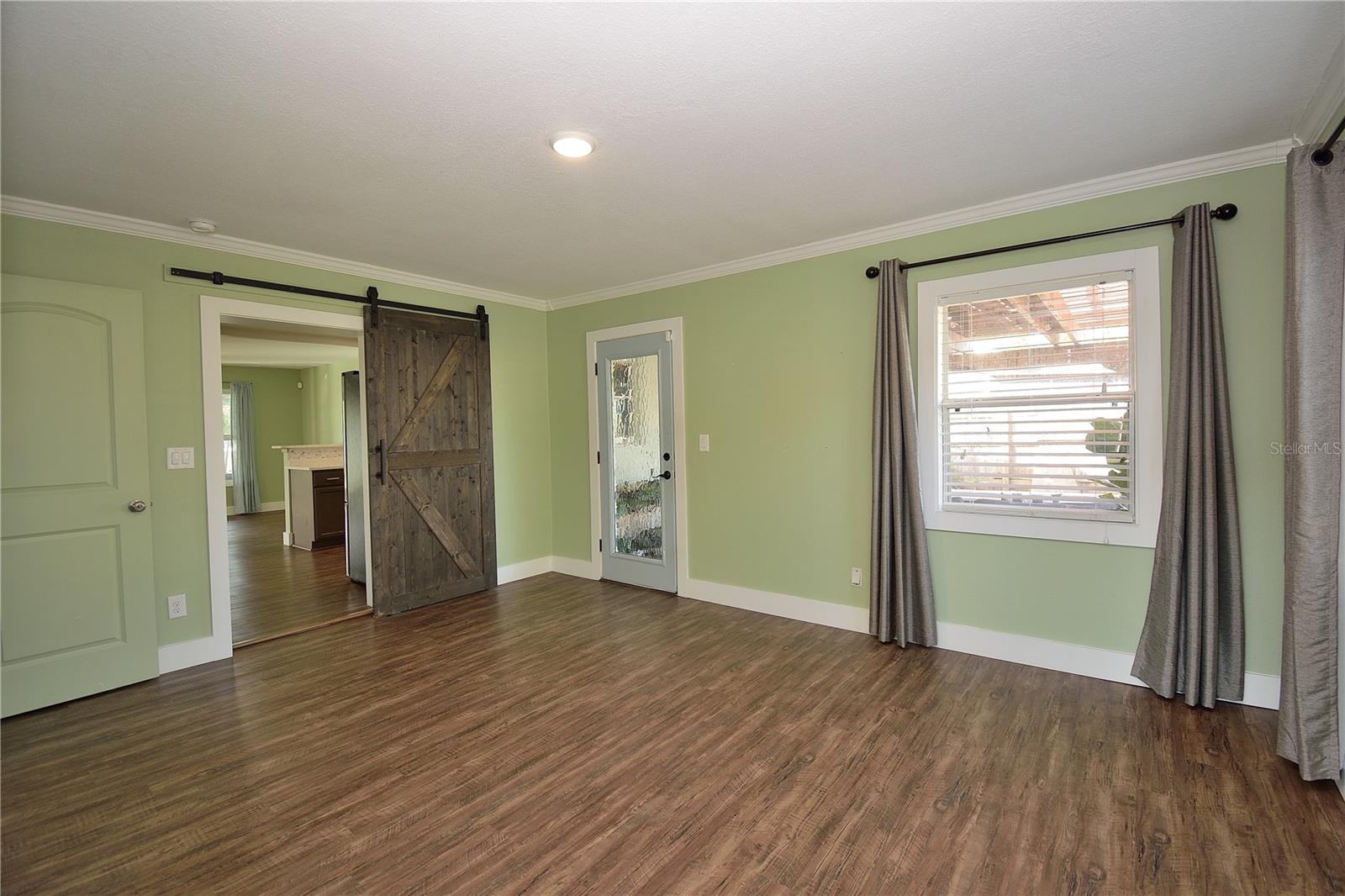 Image 10 of 28 For 833 Chickasaw Avenue