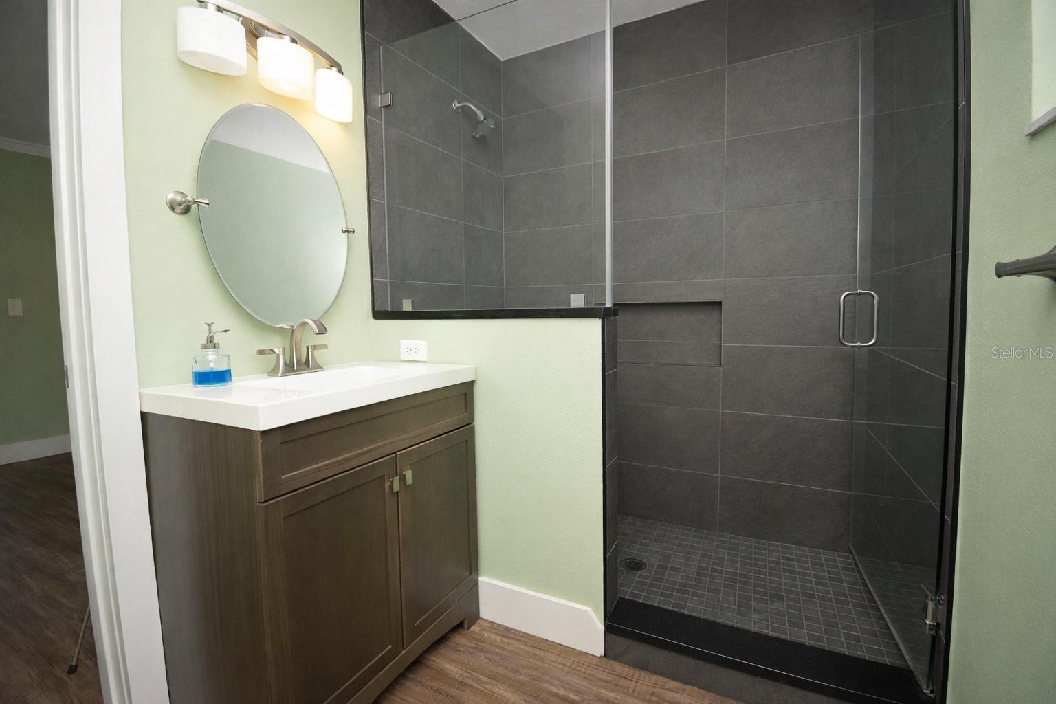 Image 12 of 28 For 833 Chickasaw Avenue