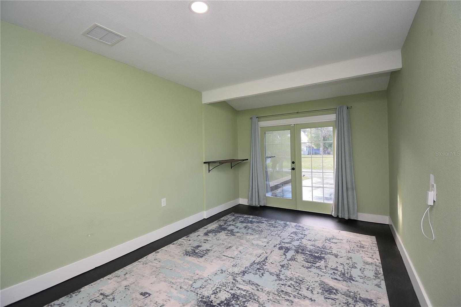 Image 14 of 28 For 833 Chickasaw Avenue