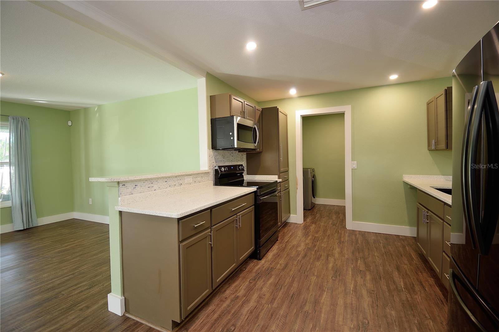 Image 7 of 28 For 833 Chickasaw Avenue