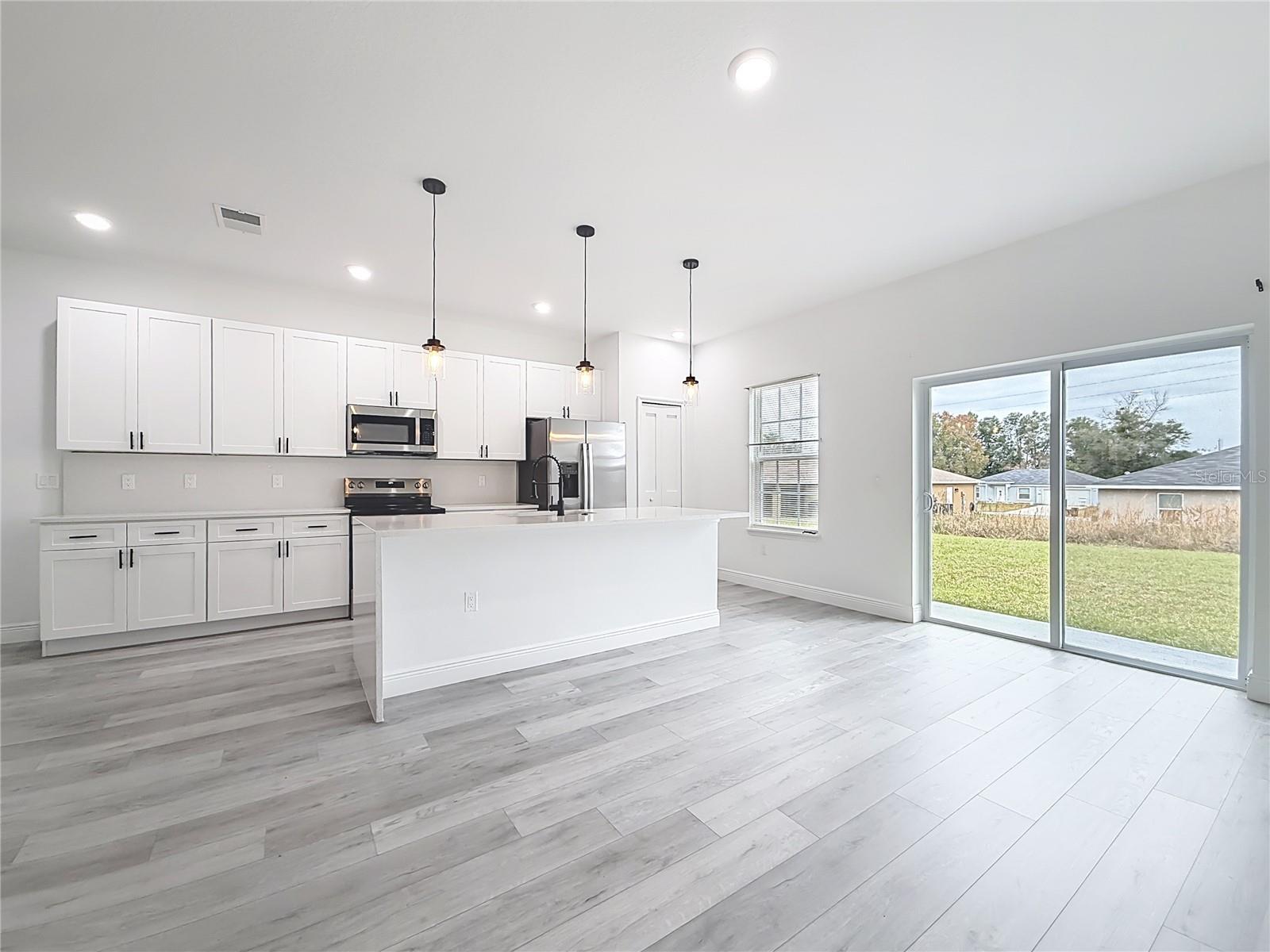 Image 12 of 43 For 328 Marion Oaks Crse