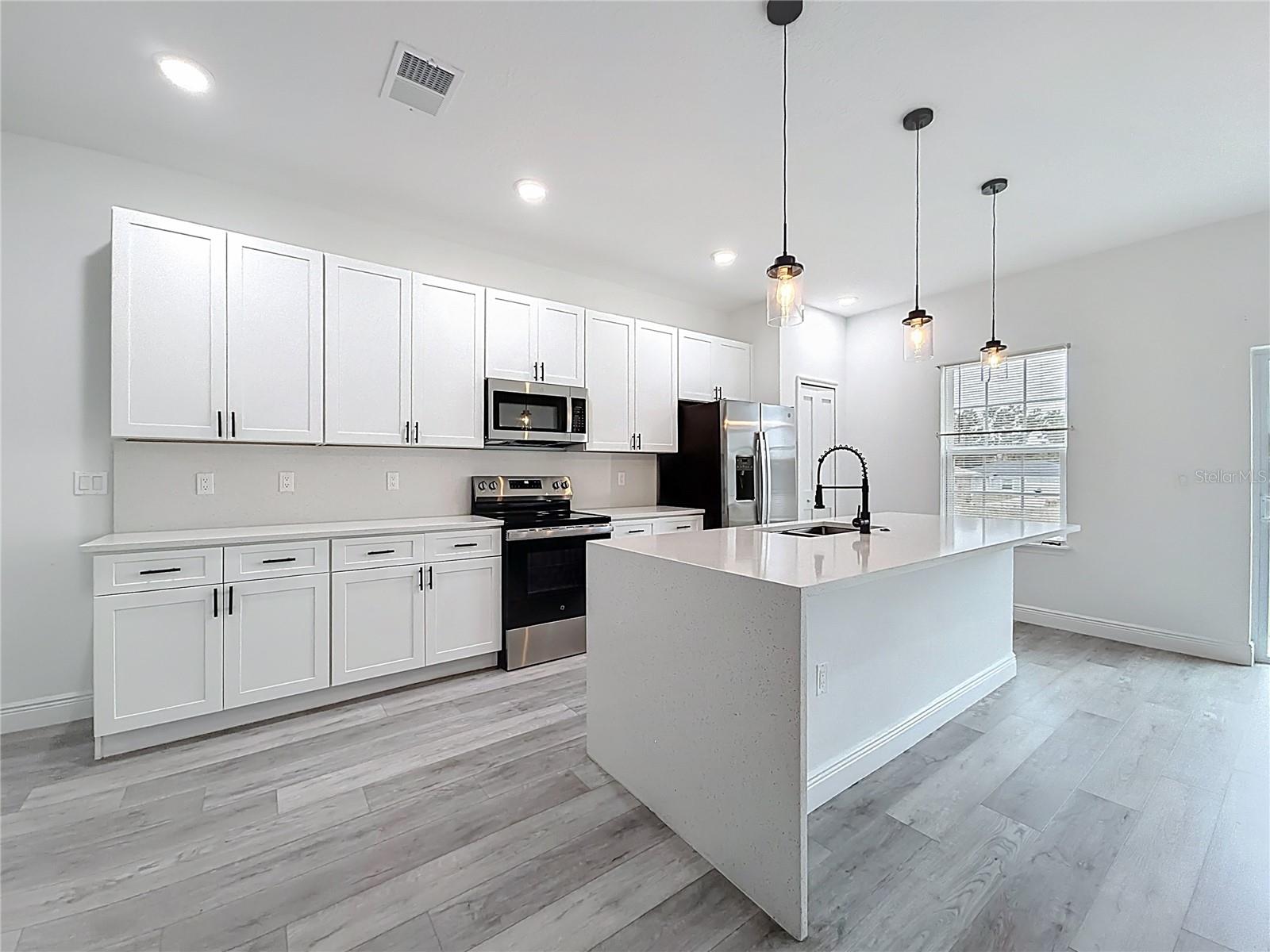 Image 3 of 43 For 328 Marion Oaks Crse