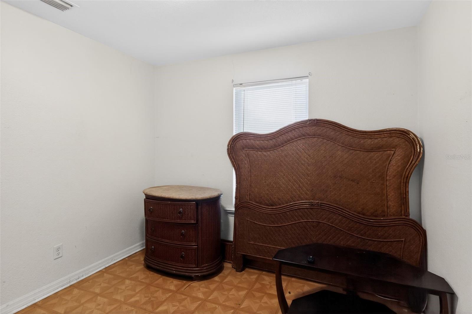 Image 25 of 30 For 1332 7th Court