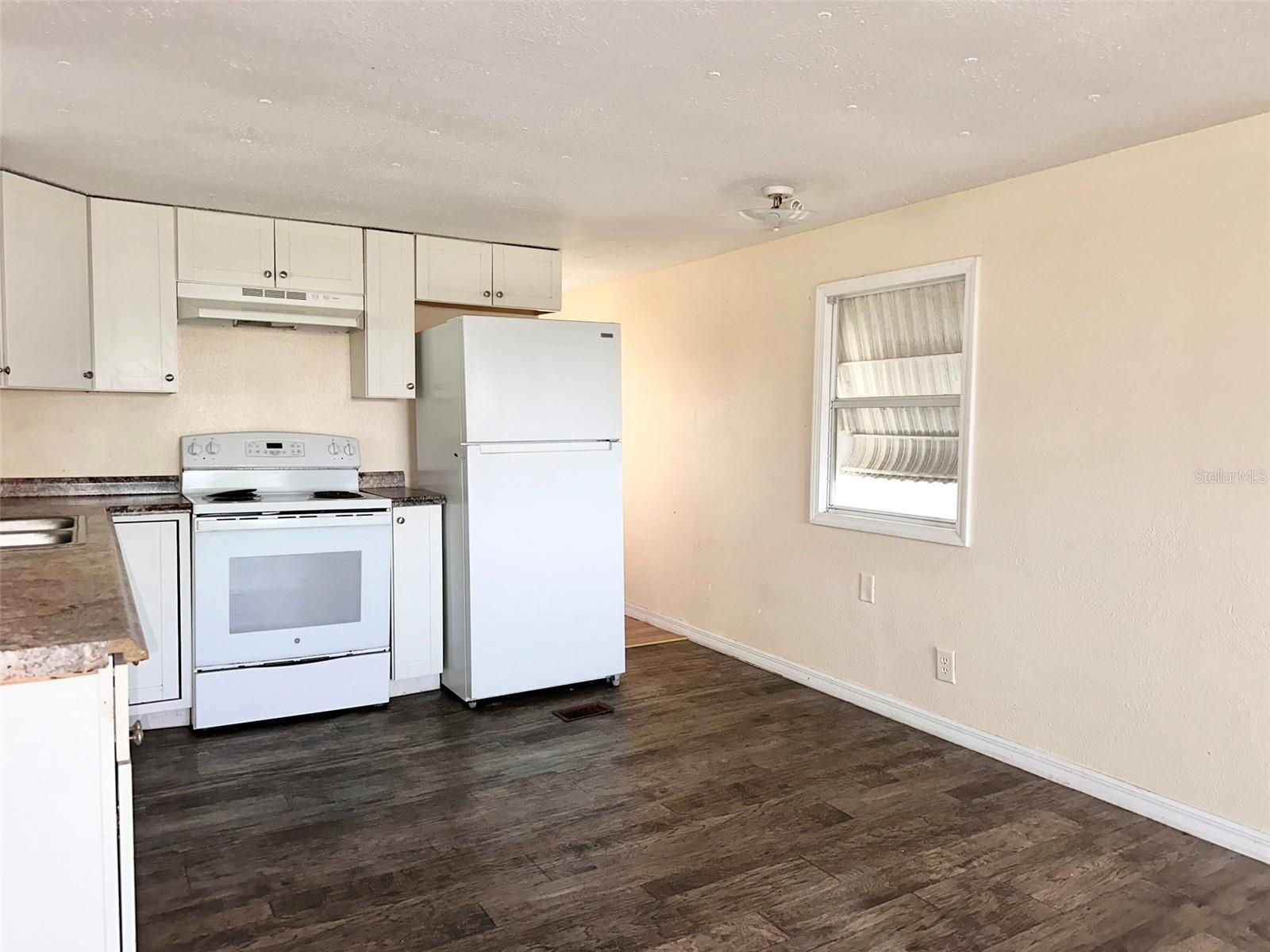 Image 13 of 19 For 5011 Oak Lane