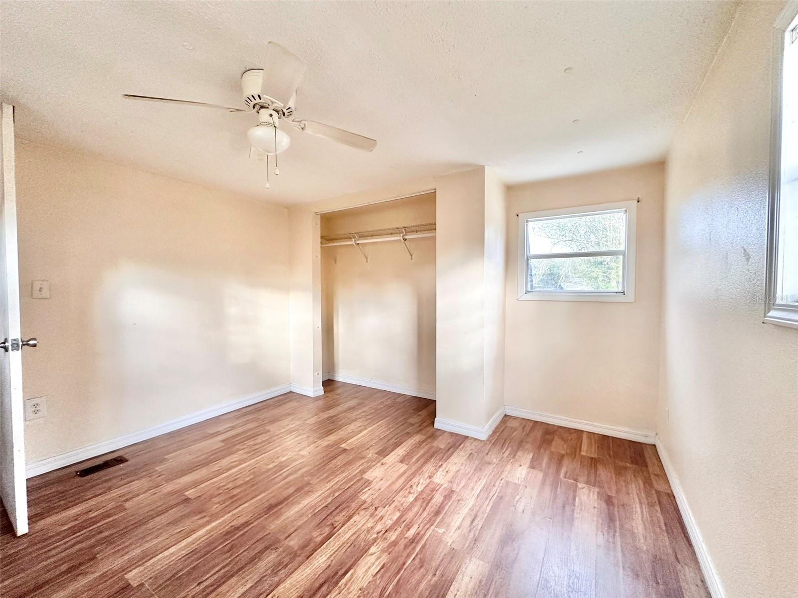 Image 15 of 19 For 5011 Oak Lane