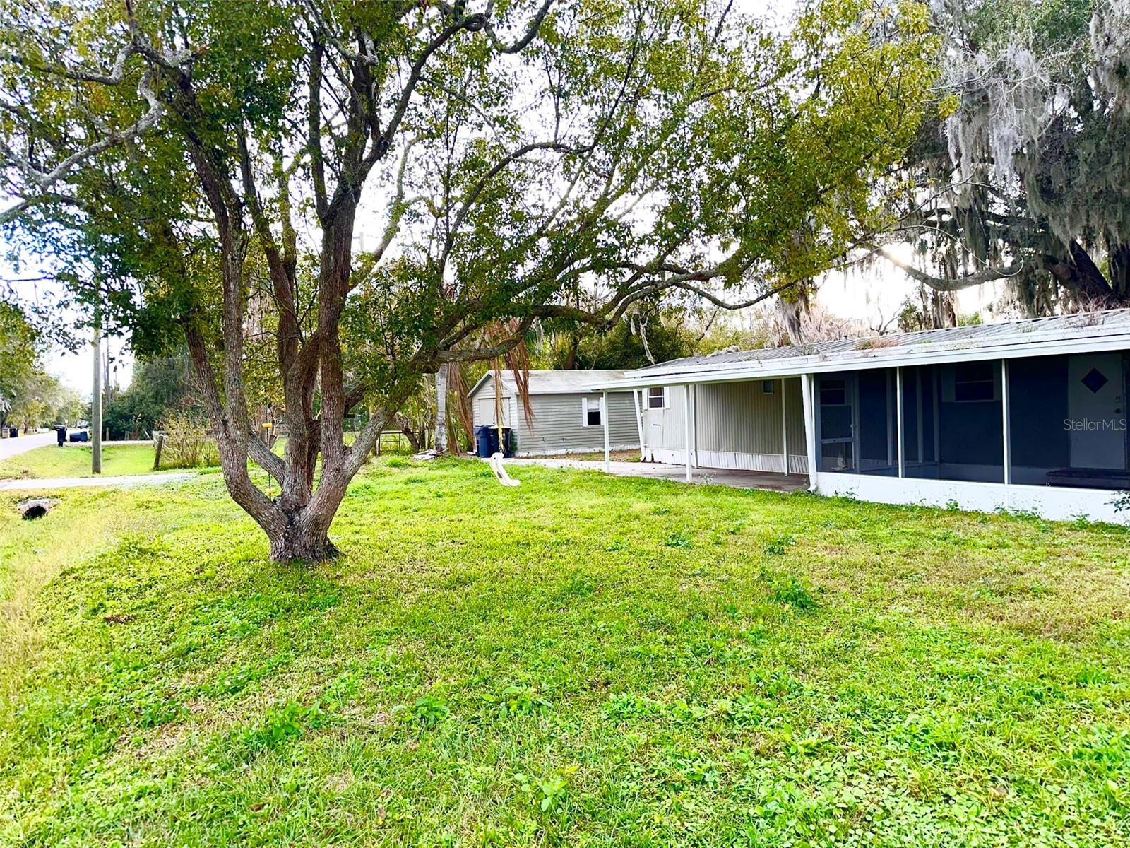 Image 2 of 19 For 5011 Oak Lane